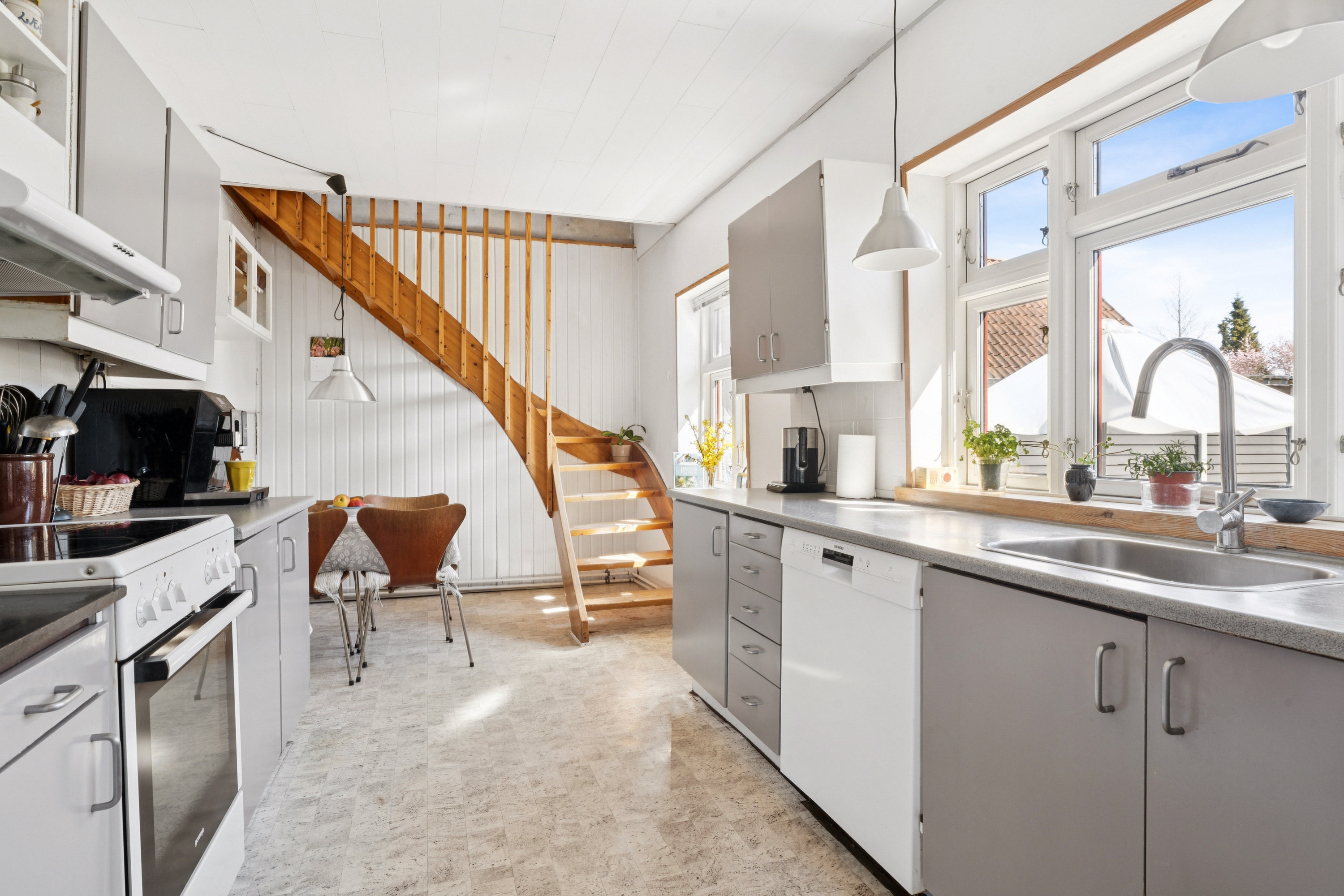 Fremhævet køkken billede i fuldskærmstilstand. Billede af Mølholmsvej 19, 9000 Aalborg
