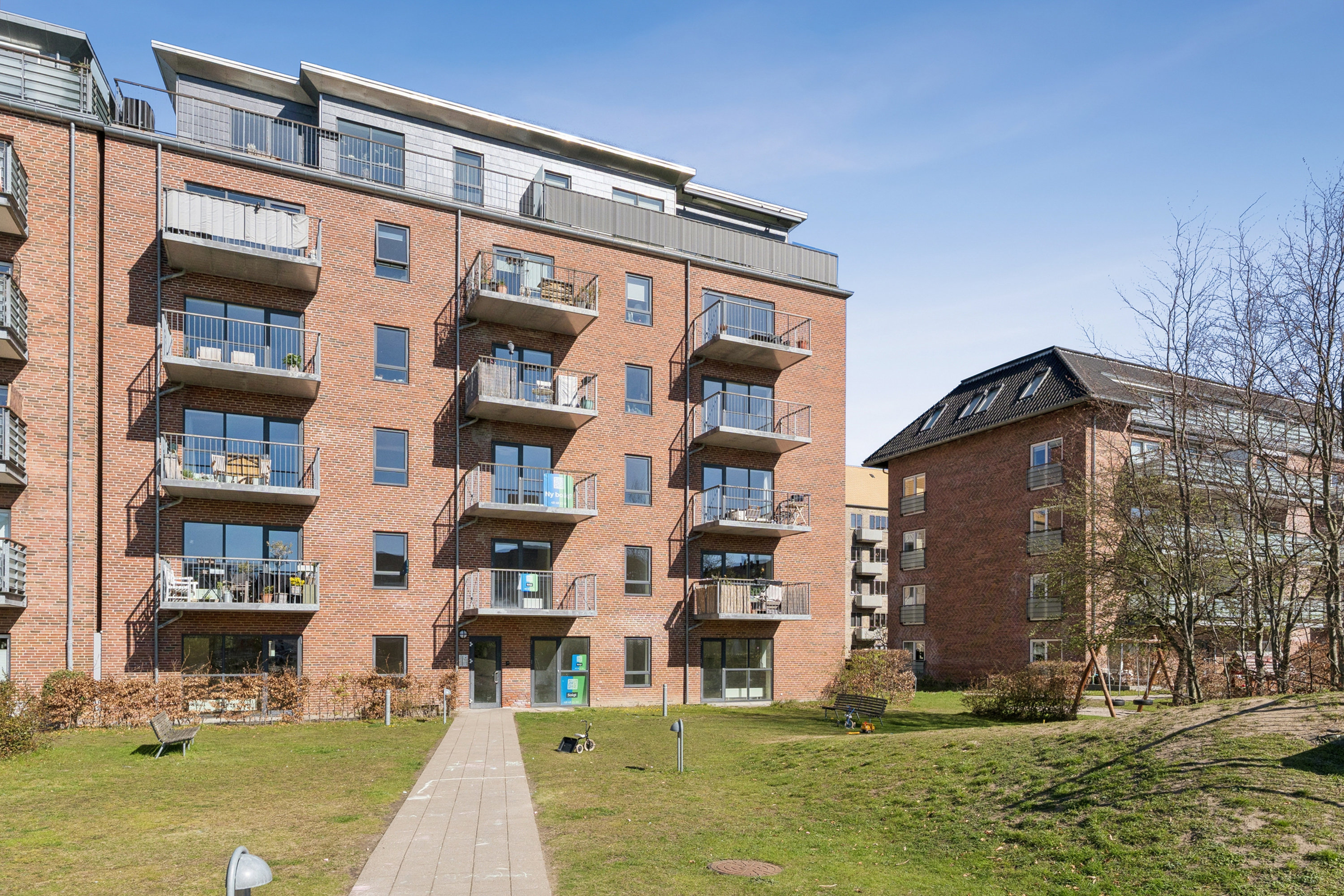 Fremhævet andet billede i fuldskærmstilstand. Billede af Venøgade 24, 2. mf., 2100 København Ø