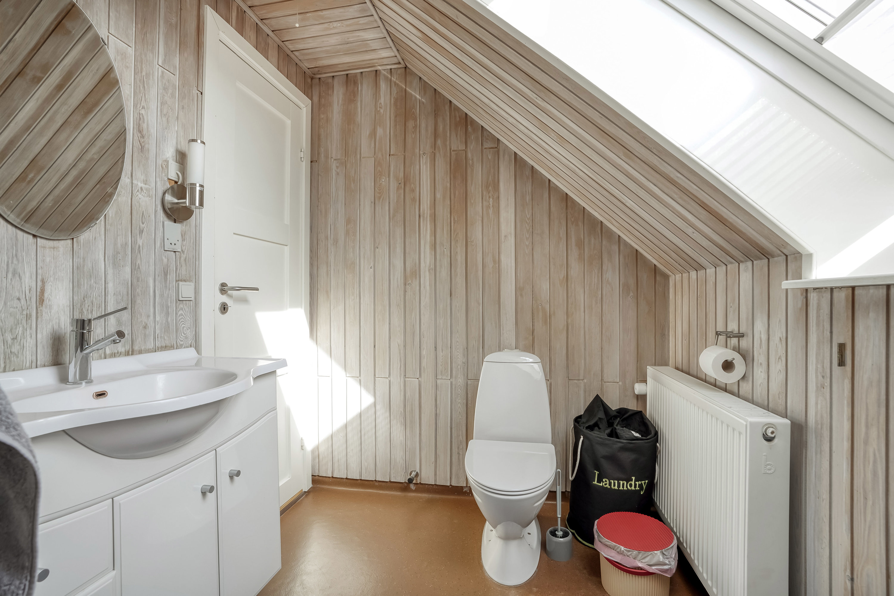 Fremhævet toilet billede i fuldskærmstilstand. Billede af Enghavevej 17, 5580 Nørre Aaby