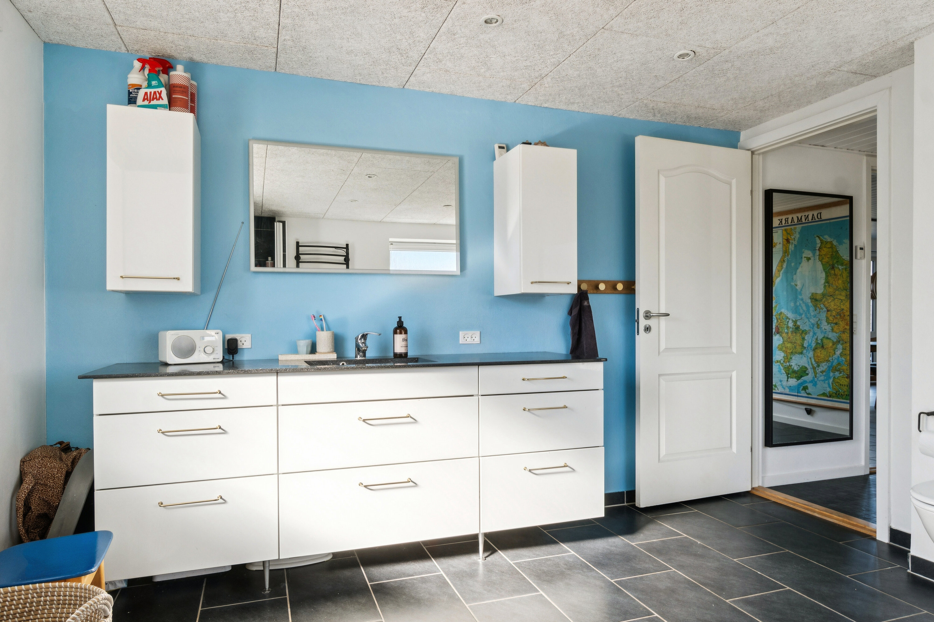 Fremhævet badeværelse billede i fuldskærmstilstand. Billede af Tjørnevej 3, 4230 Skælskør