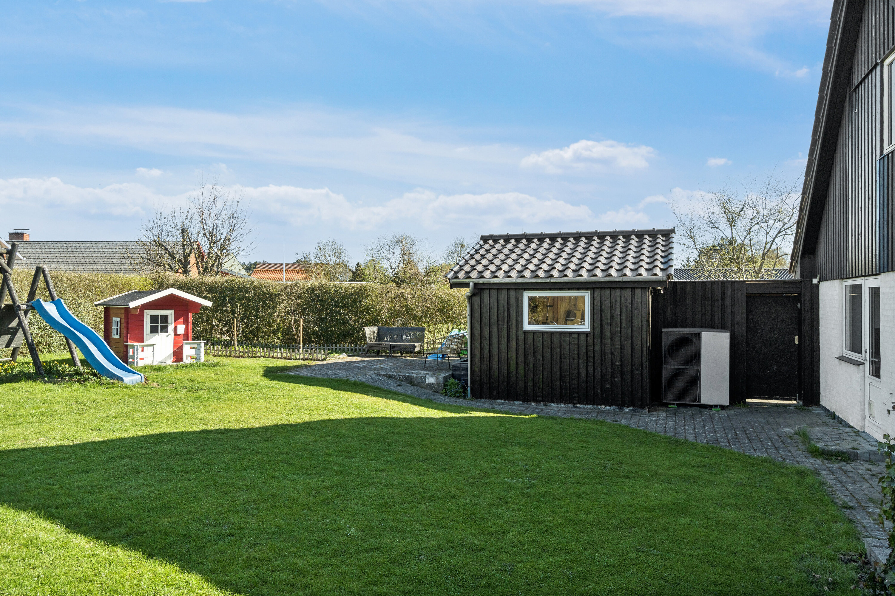 Fremhævet set fra haven billede i fuldskærmstilstand. Billede af Tjørnevej 3, 4230 Skælskør