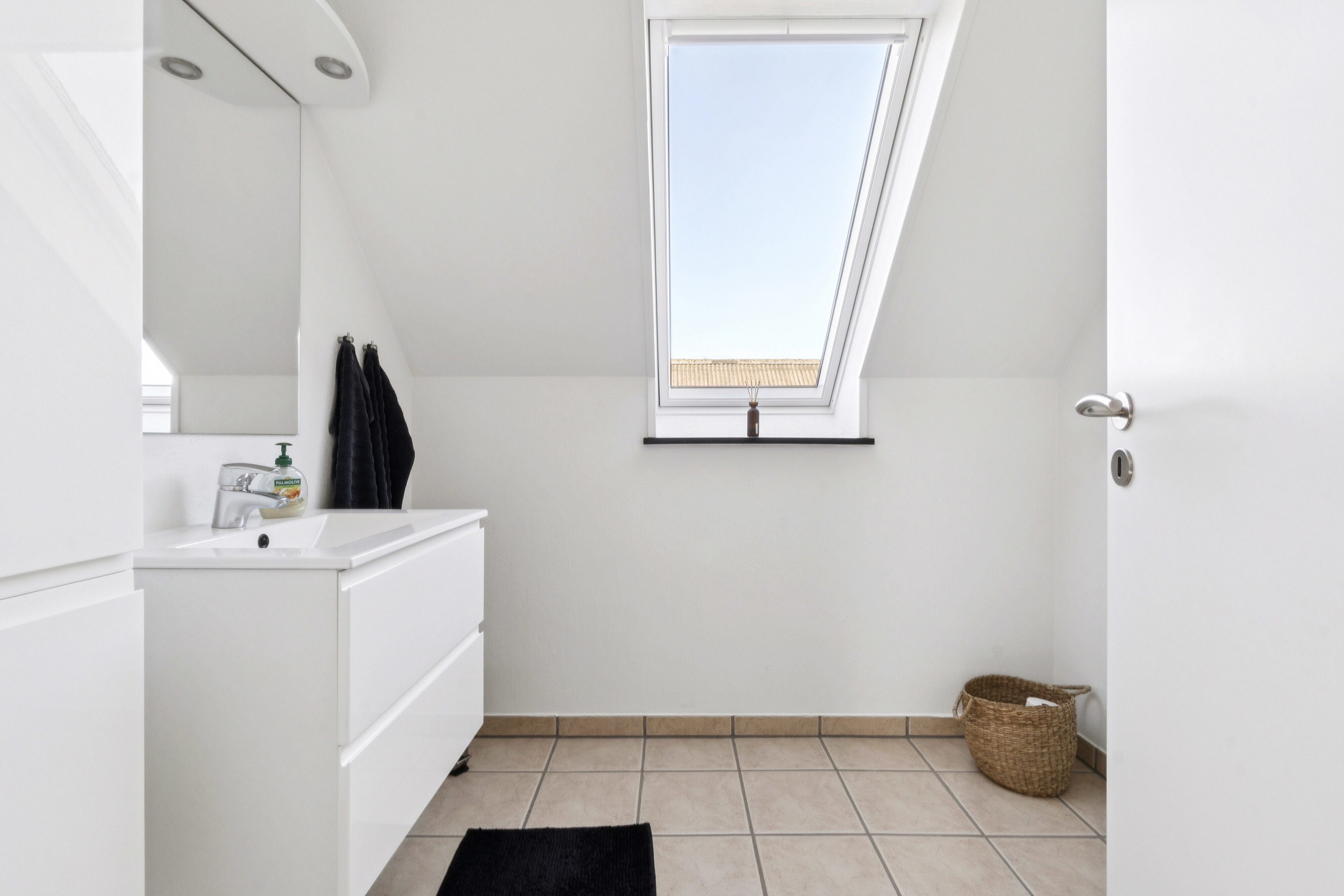 Fremhævet badeværelse billede i fuldskærmstilstand. Billede af Bygmarken 16, 7730 Hanstholm