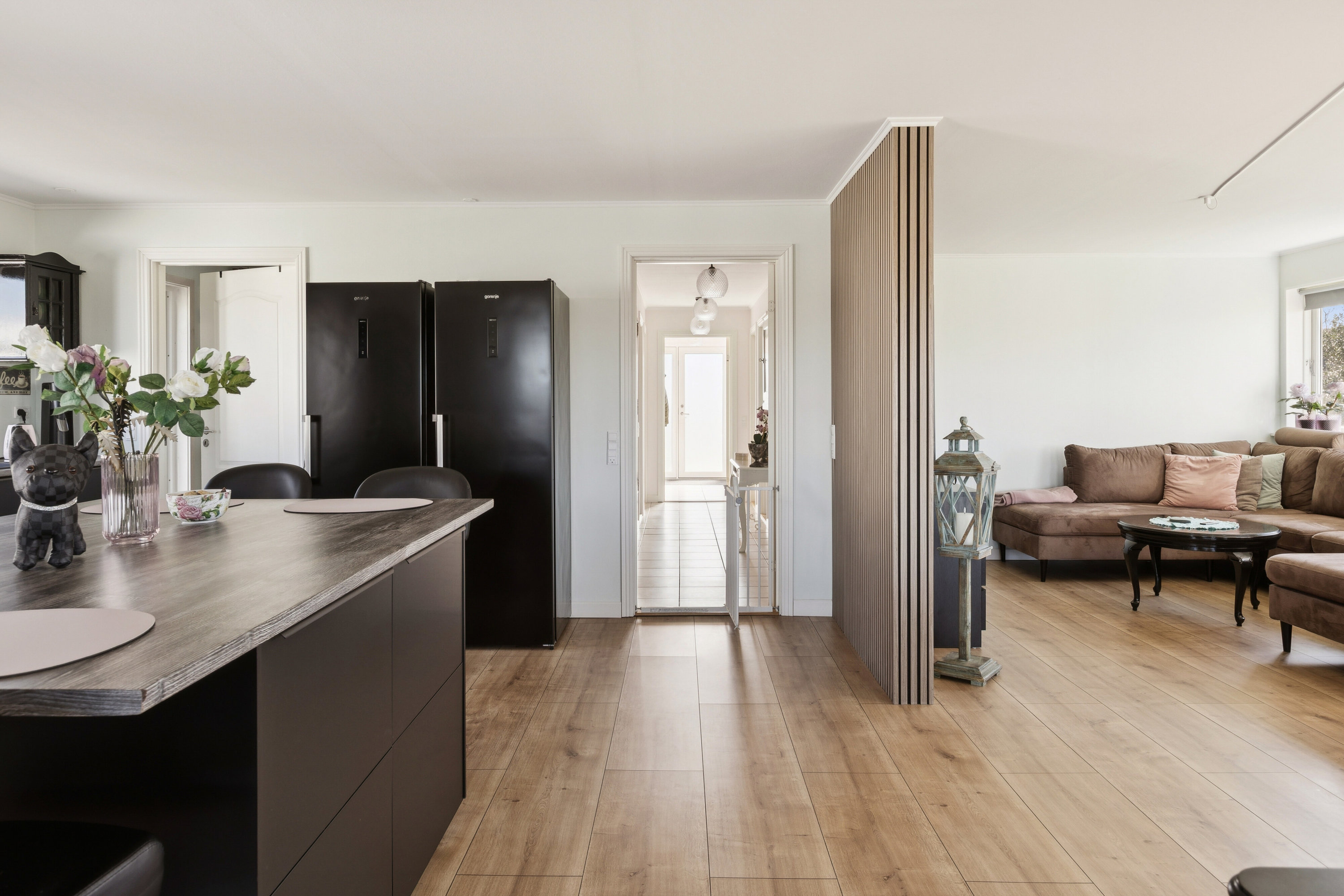 Fremhævet stue billede i fuldskærmstilstand. Billede af Sundvej 3, Gl Kalvehave, 4771 Kalvehave