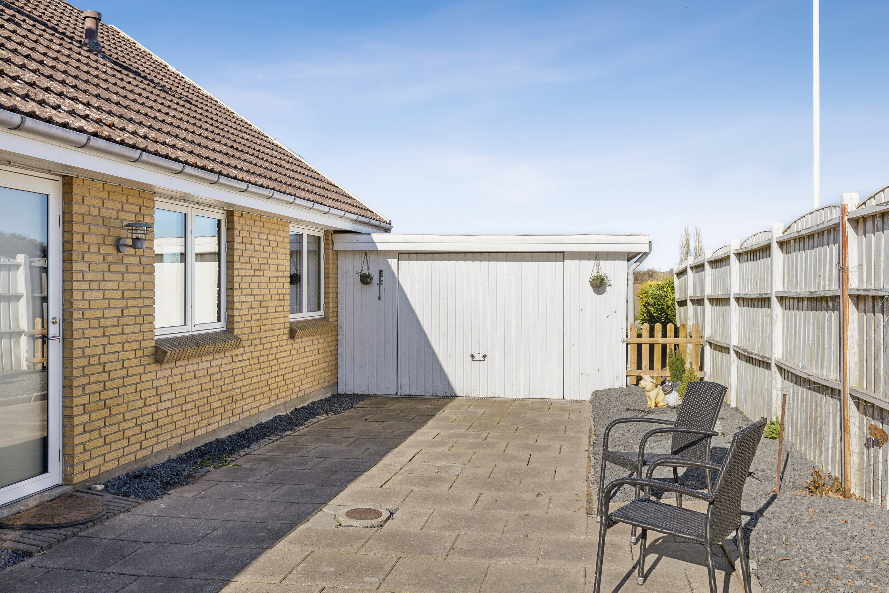 Fremhævet terrasse billede i fuldskærmstilstand. Billede af Sundvej 3, Gl Kalvehave, 4771 Kalvehave