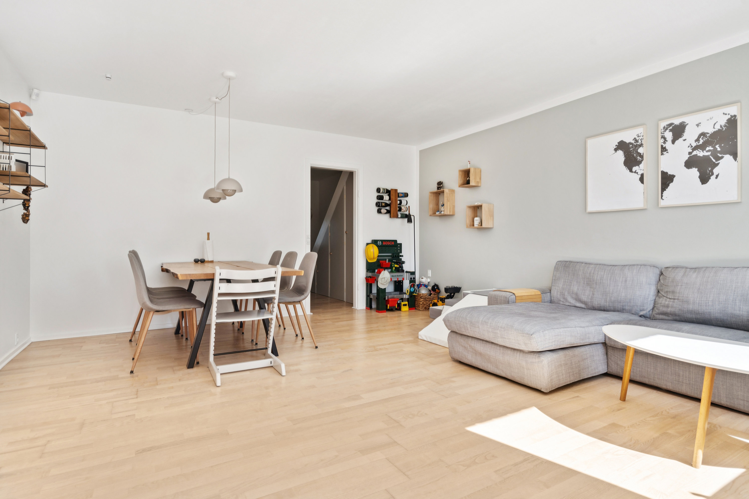 Fremhævet stue billede i fuldskærmstilstand. Billede af Gertrud Rasks Vej 122, Gug, 9210 Aalborg SØ