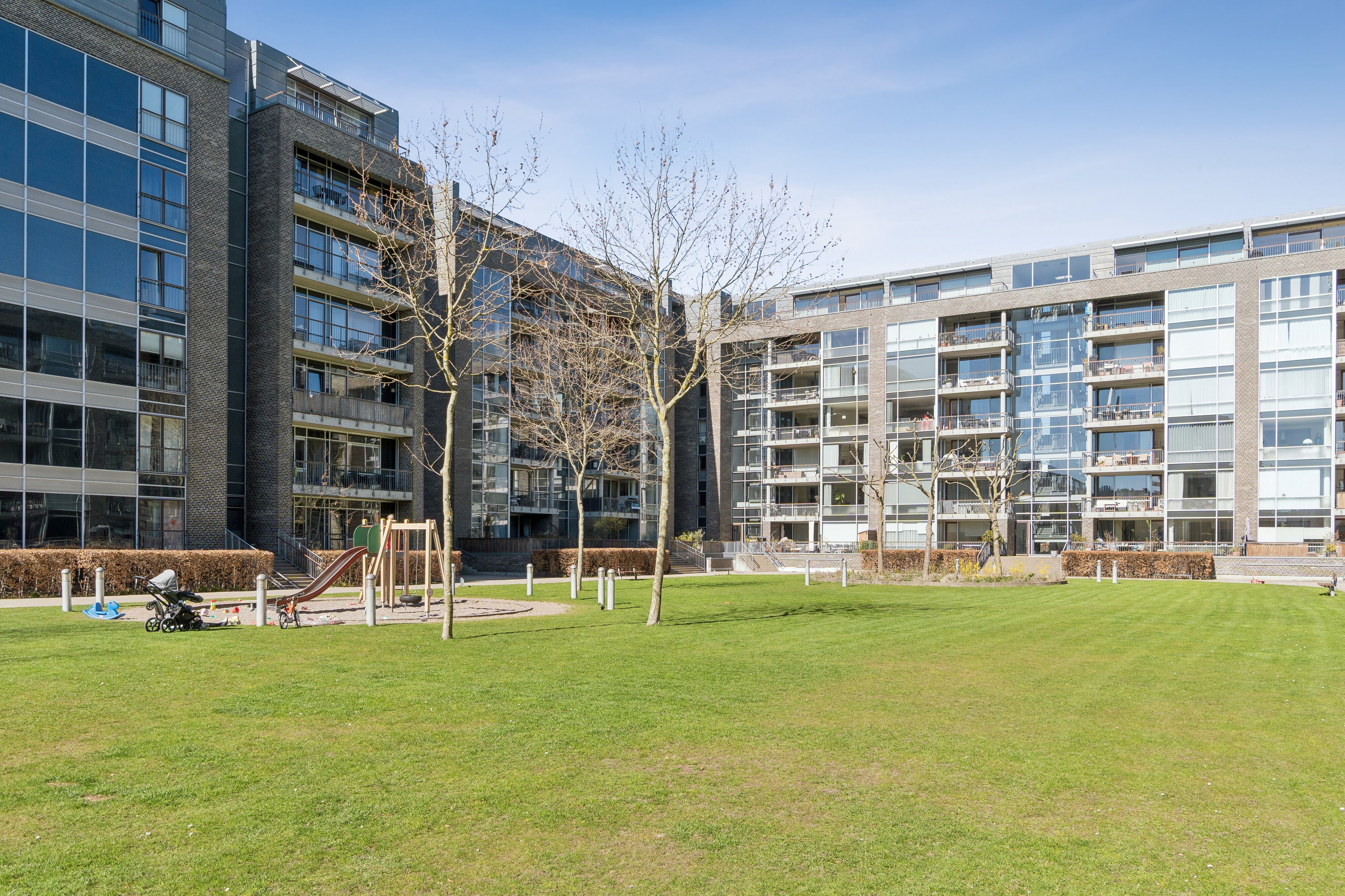 Fremhævet gårdmiljø billede i fuldskærmstilstand. Billede af Carl Th. Zahles Gade 4, 2. tv., 2300 København S