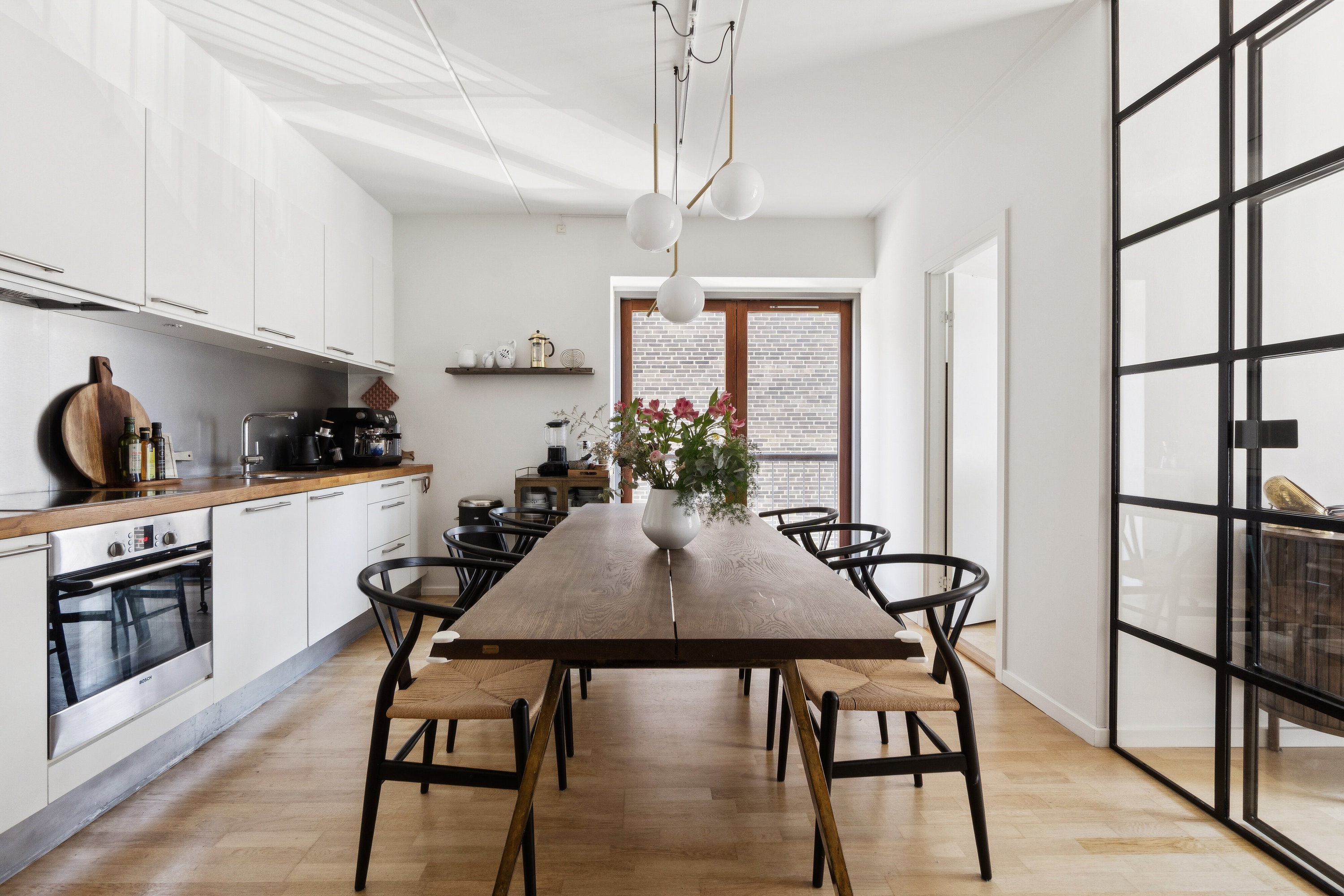 Fremhævet spisestue billede i fuldskærmstilstand. Billede af Carl Th. Zahles Gade 4, 2. tv., 2300 København S