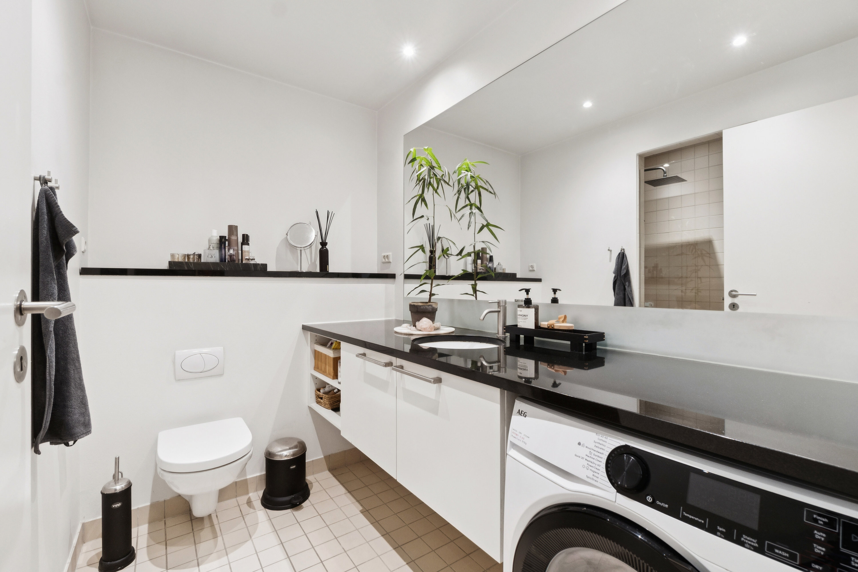 Fremhævet badeværelse billede i fuldskærmstilstand. Billede af Carl Th. Zahles Gade 4, 2. tv., 2300 København S