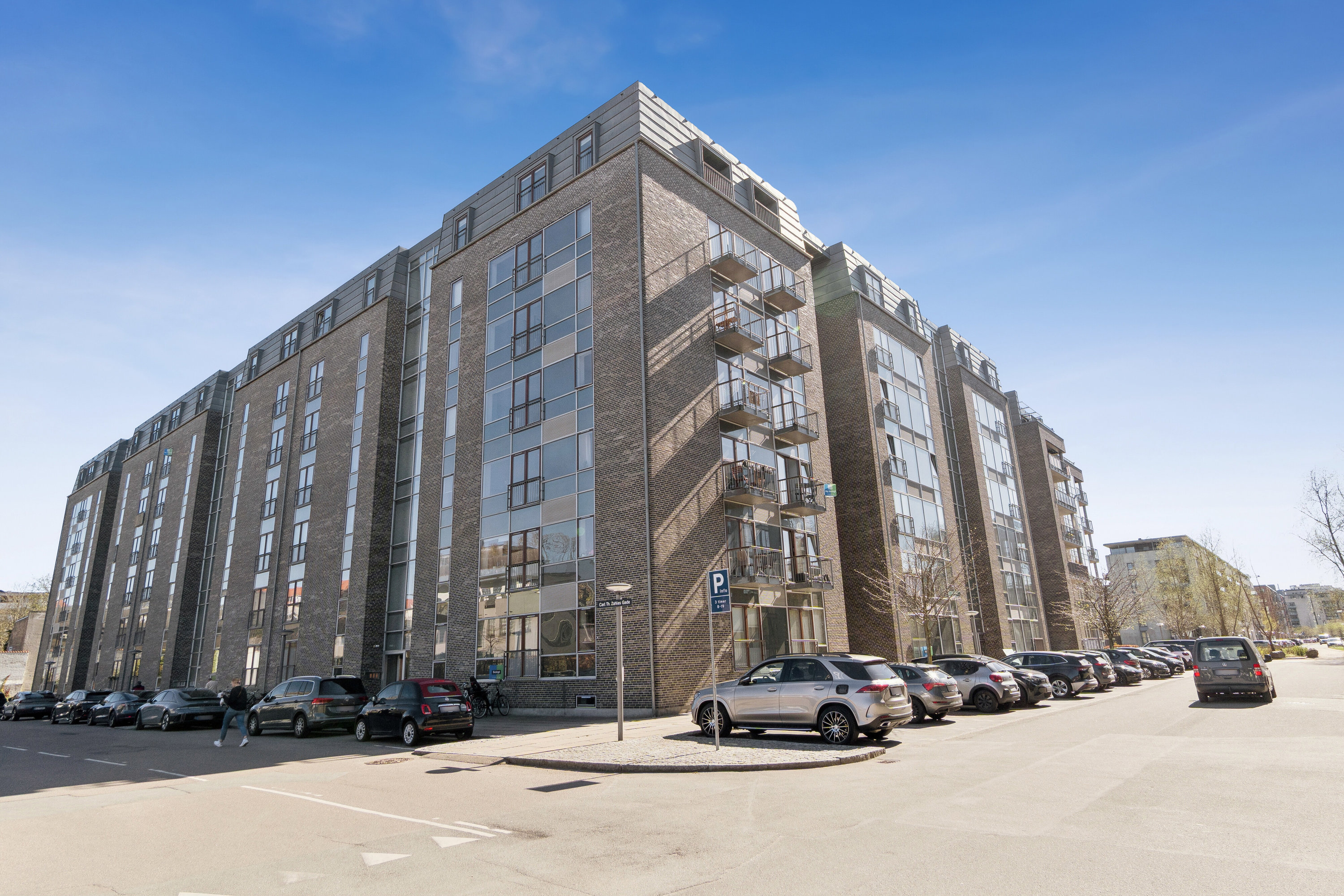 Fremhævet facade billede i fuldskærmstilstand. Billede af Carl Th. Zahles Gade 4, 2. tv., 2300 København S