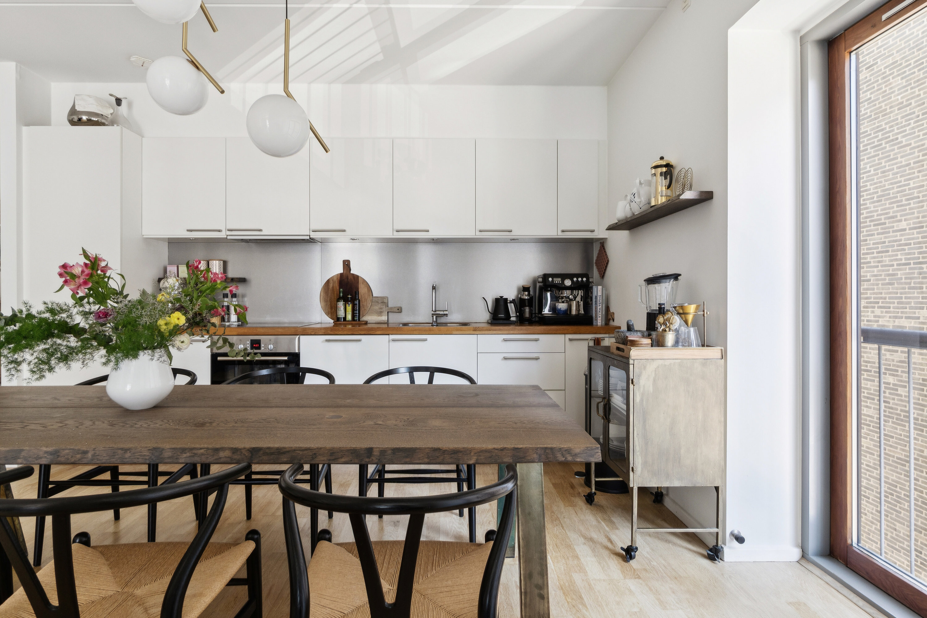 Fremhævet spisestue billede i fuldskærmstilstand. Billede af Carl Th. Zahles Gade 4, 2. tv., 2300 København S