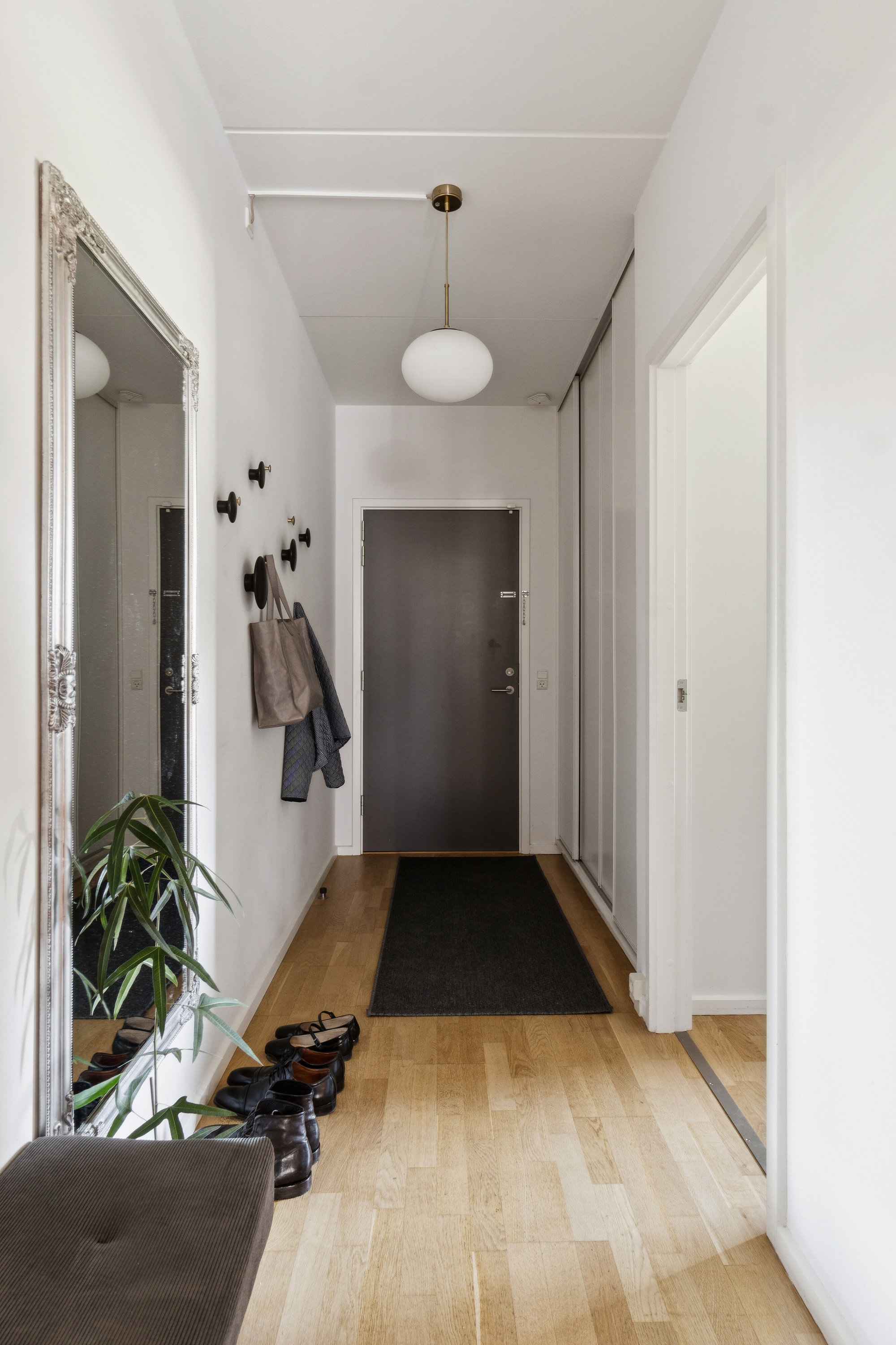 Fremhævet gang billede i fuldskærmstilstand. Billede af Carl Th. Zahles Gade 4, 2. tv., 2300 København S