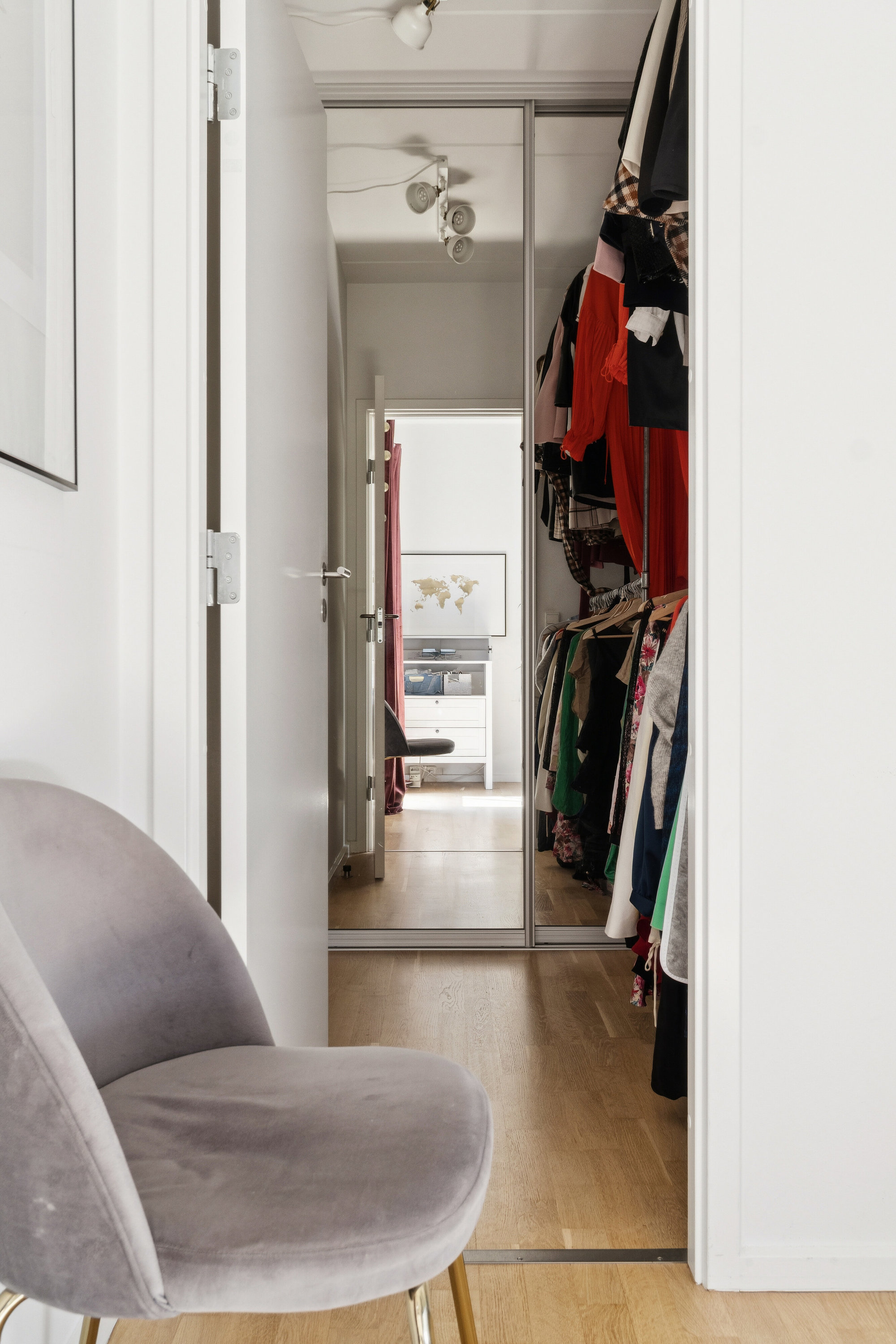 Fremhævet indendørs billede i fuldskærmstilstand. Billede af Carl Th. Zahles Gade 4, 2. tv., 2300 København S