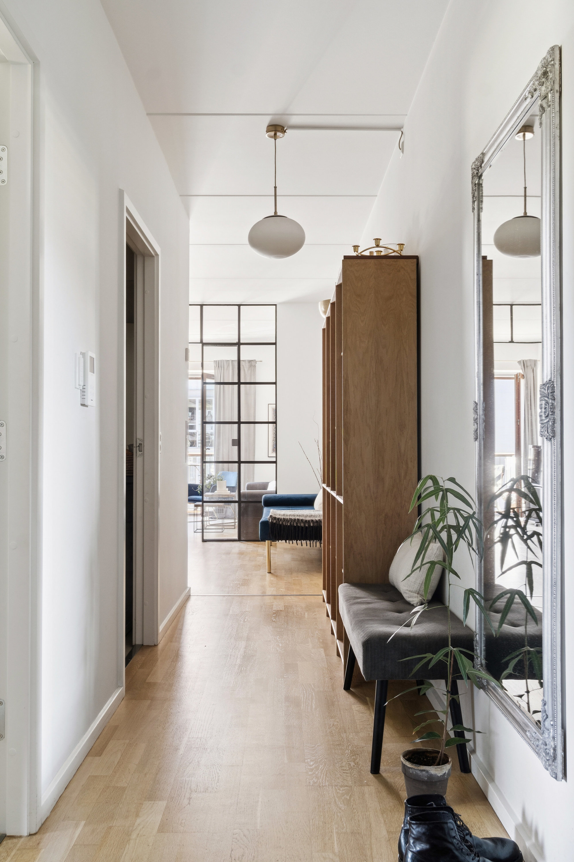 Fremhævet gang billede i fuldskærmstilstand. Billede af Carl Th. Zahles Gade 4, 2. tv., 2300 København S