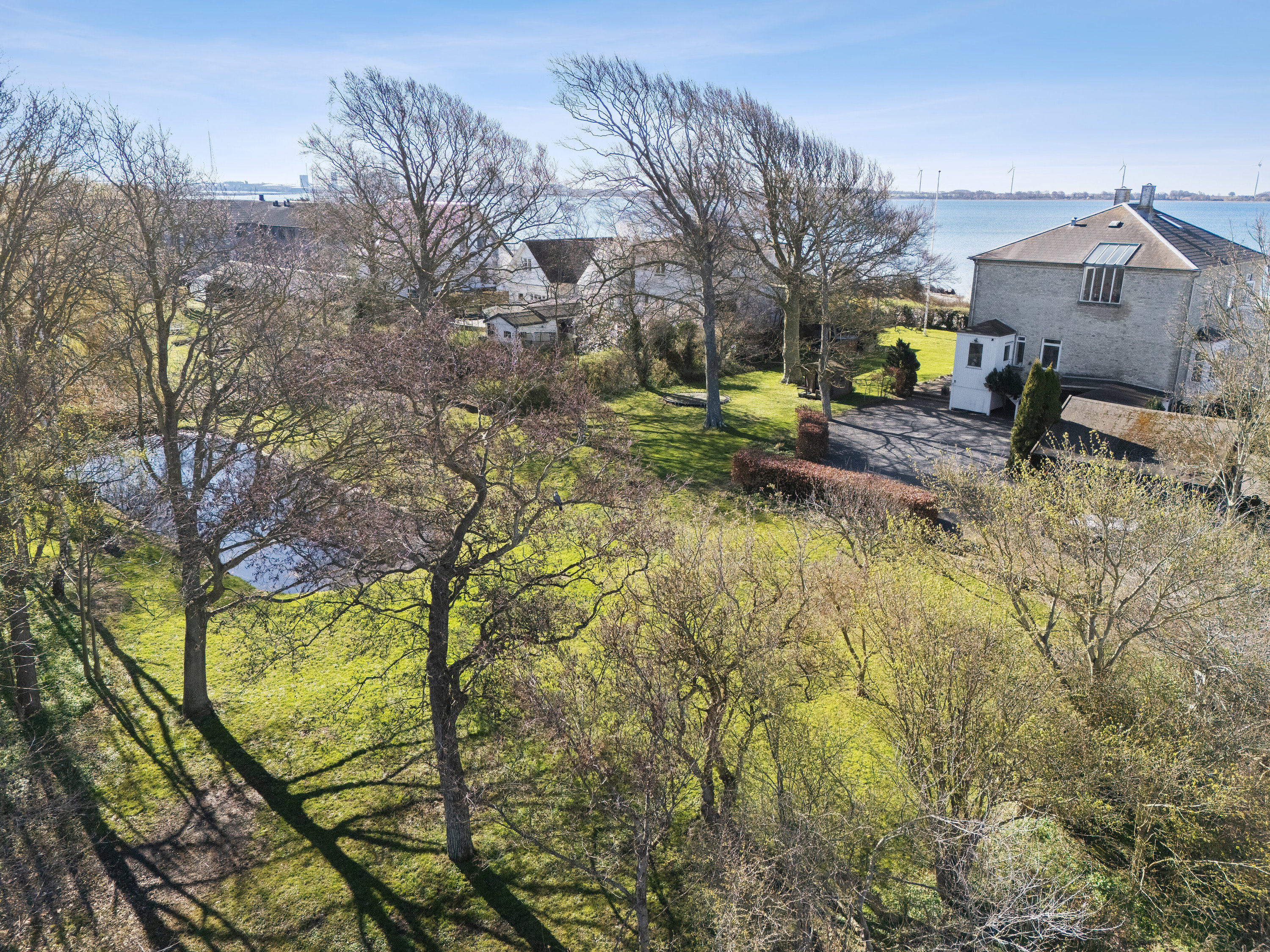 Fremhævet luftfoto billede i fuldskærmstilstand. Billede af Kystvejen 102, 4400 Kalundborg