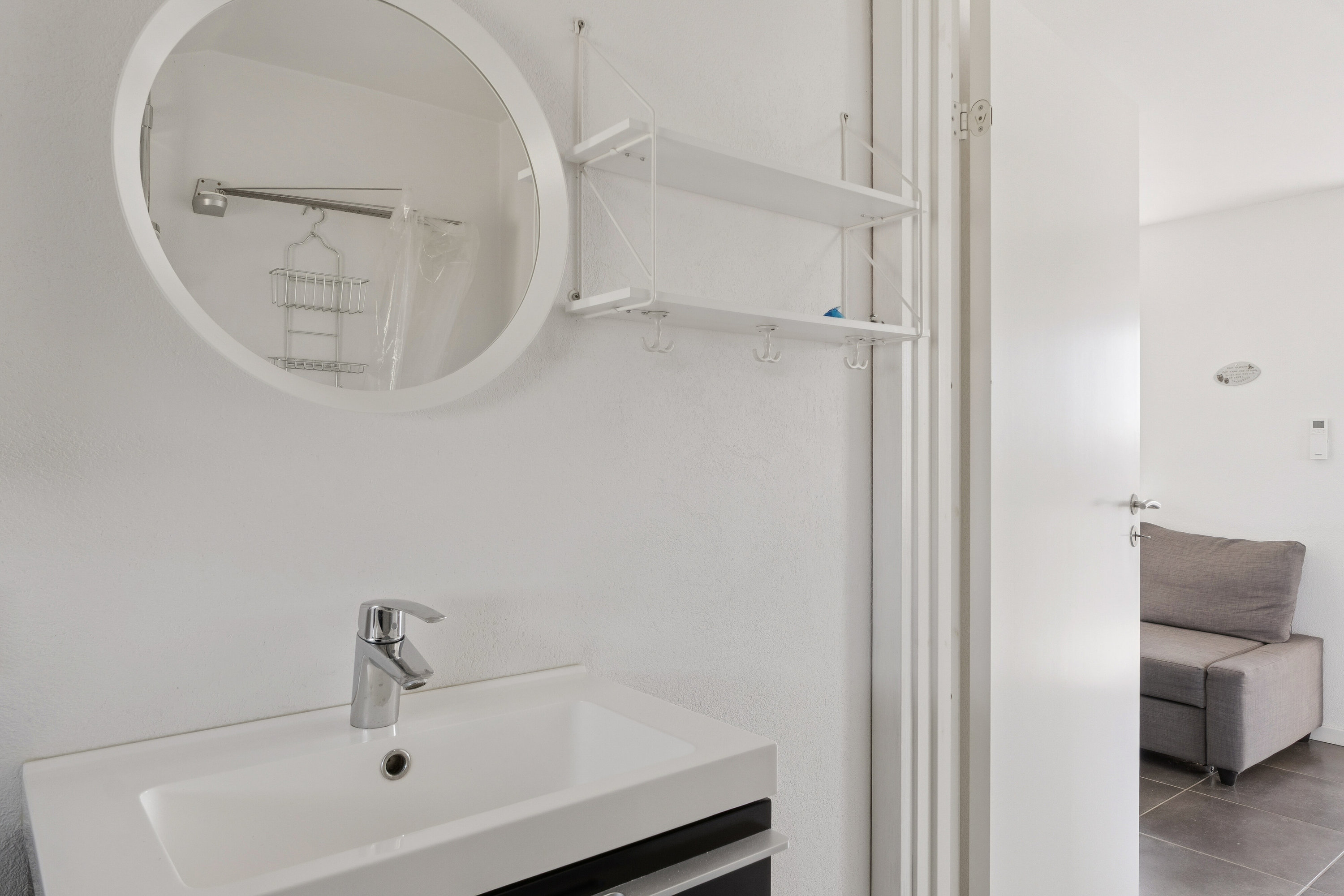 Fremhævet badeværelse billede i fuldskærmstilstand. Billede af Udemarken 38, Skal Klit, 9800 Hjørring