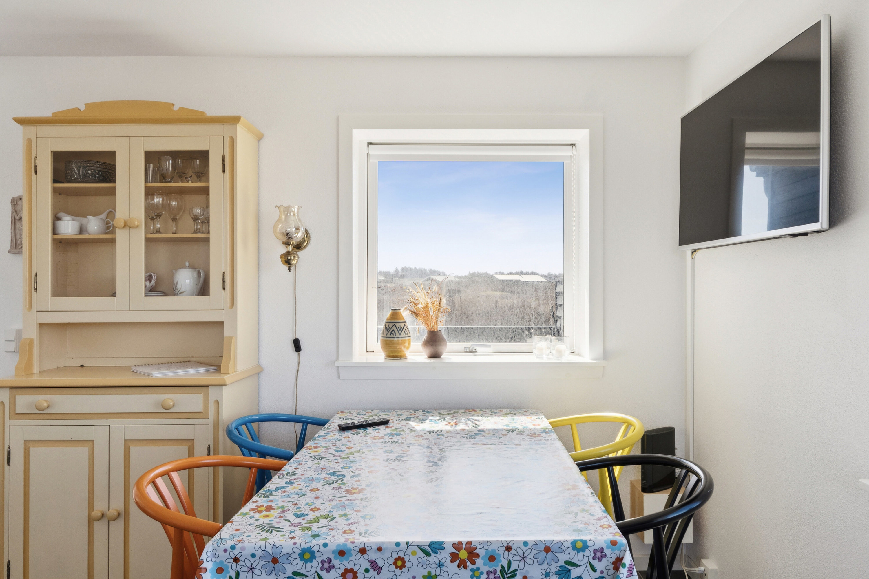 Fremhævet spisestue billede i fuldskærmstilstand. Billede af Udemarken 38, Skal Klit, 9800 Hjørring