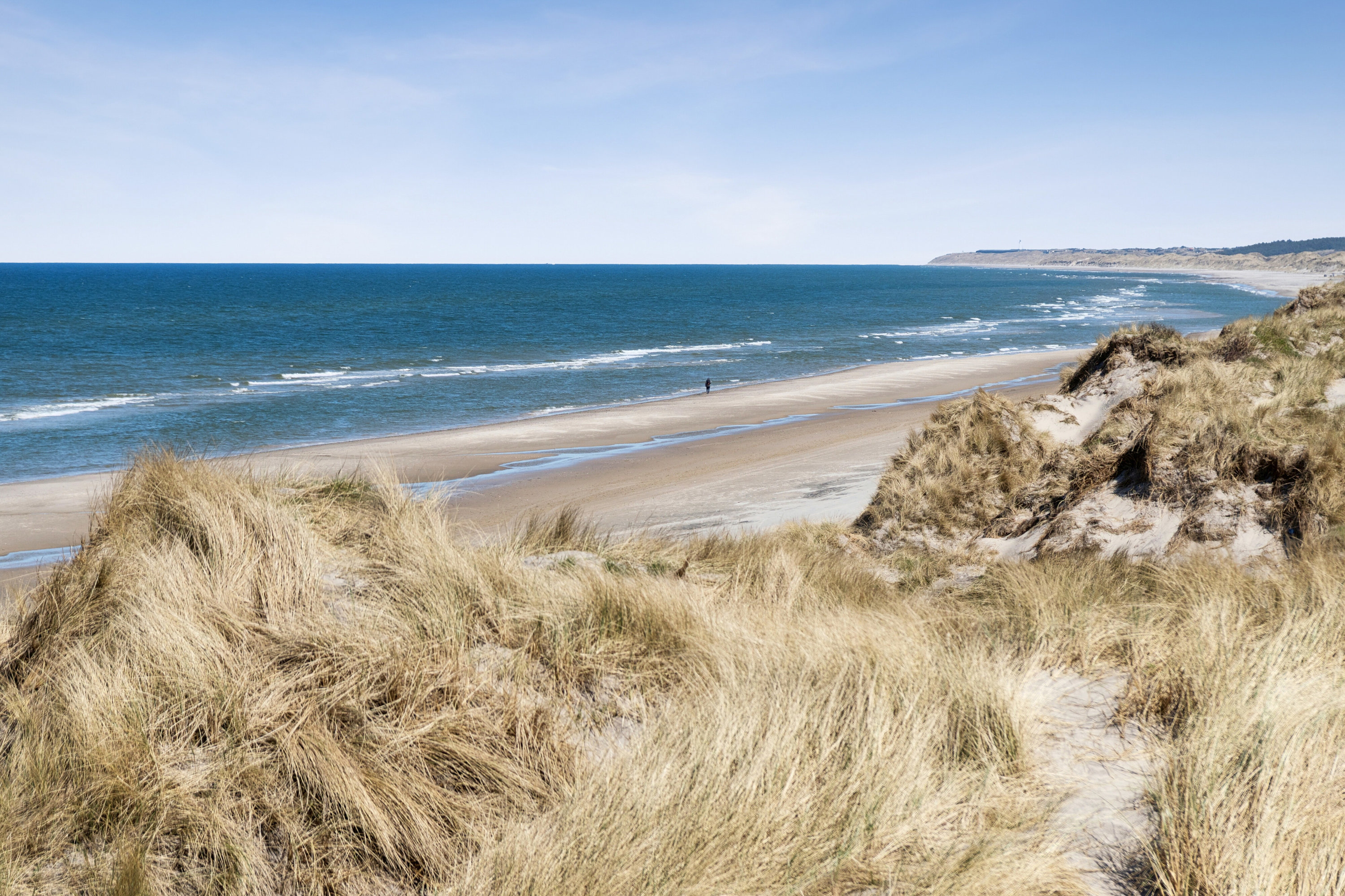 Fremhævet udendørs billede i fuldskærmstilstand. Billede af Udemarken 38, Skal Klit, 9800 Hjørring