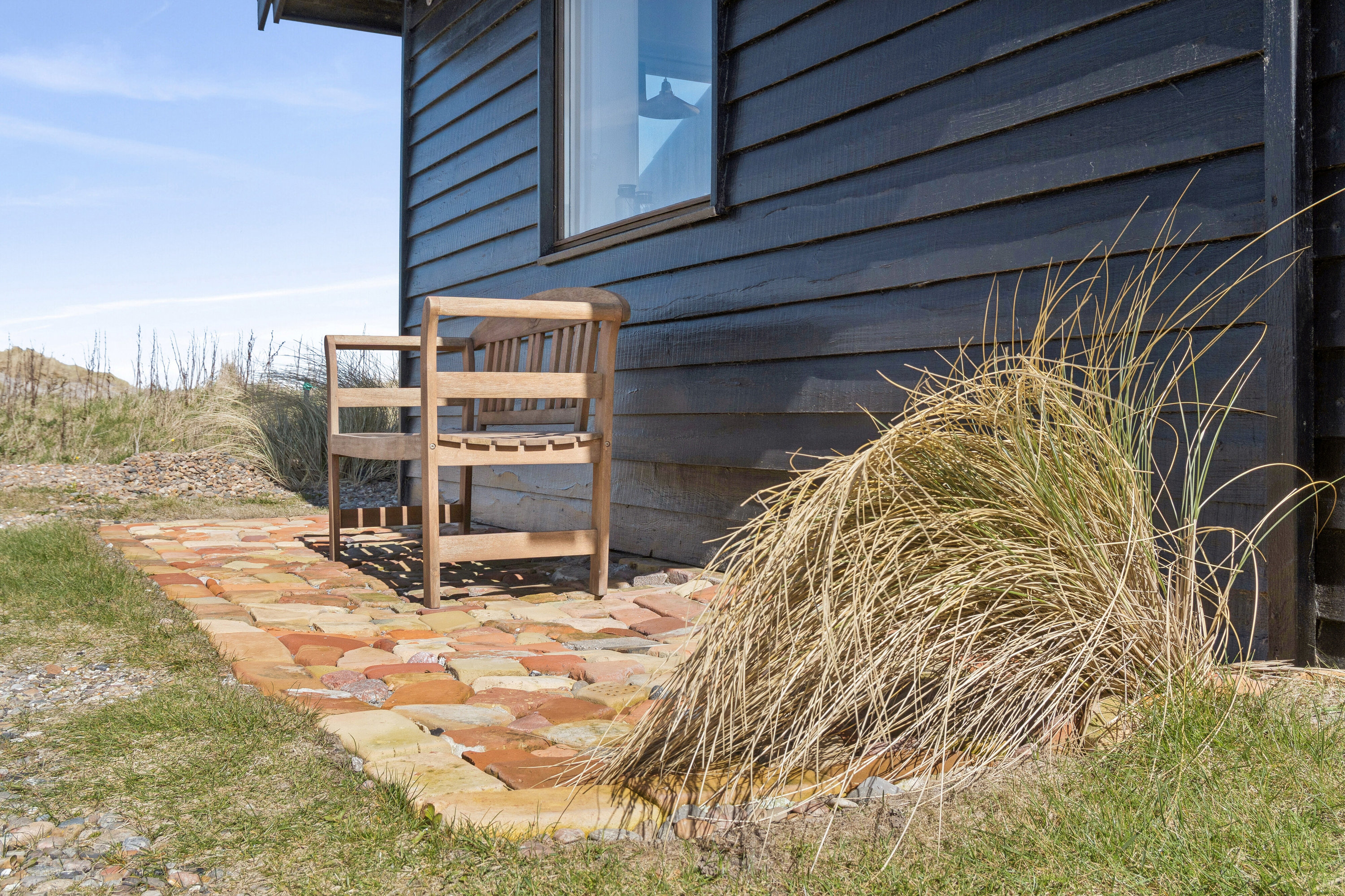 Fremhævet set fra haven billede i fuldskærmstilstand. Billede af Udemarken 38, Skal Klit, 9800 Hjørring