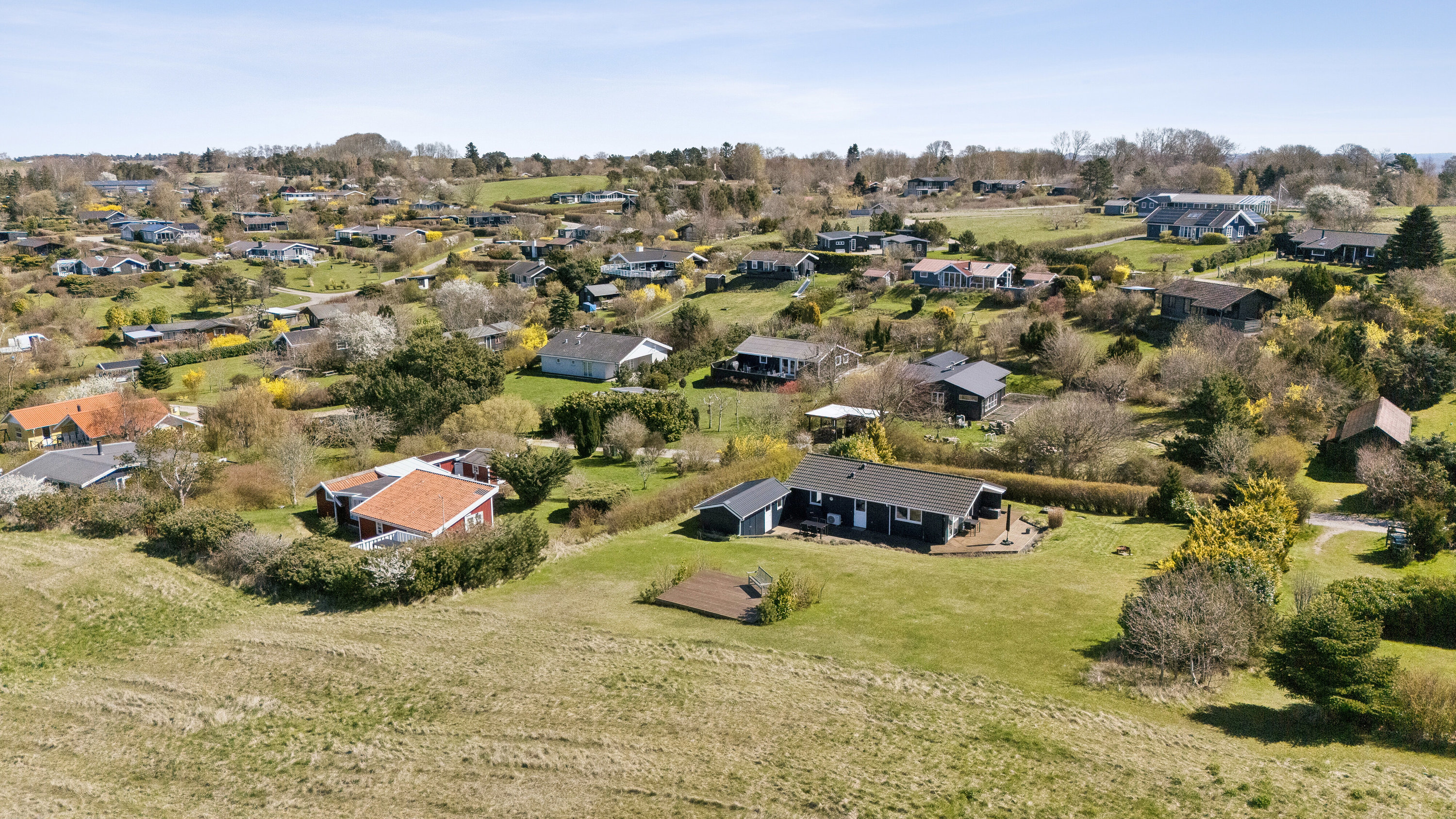 Fremhævet set fra haven billede i fuldskærmstilstand. Billede af Nissestien 29, Kårup, 4540 Fårevejle