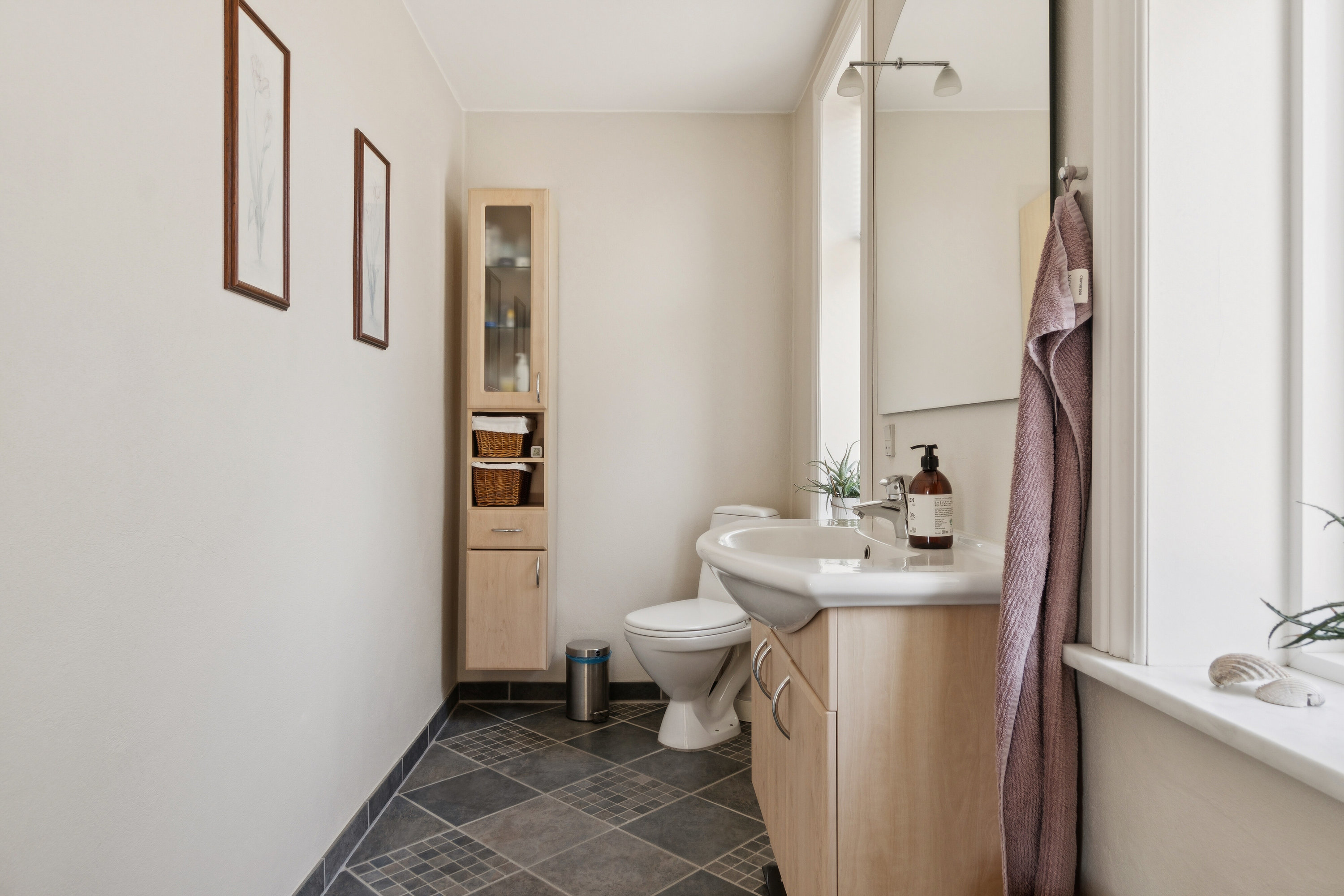 Fremhævet badeværelse billede i fuldskærmstilstand. Billede af Gl. Sjørringvej 26, Sjørring, 7700 Thisted