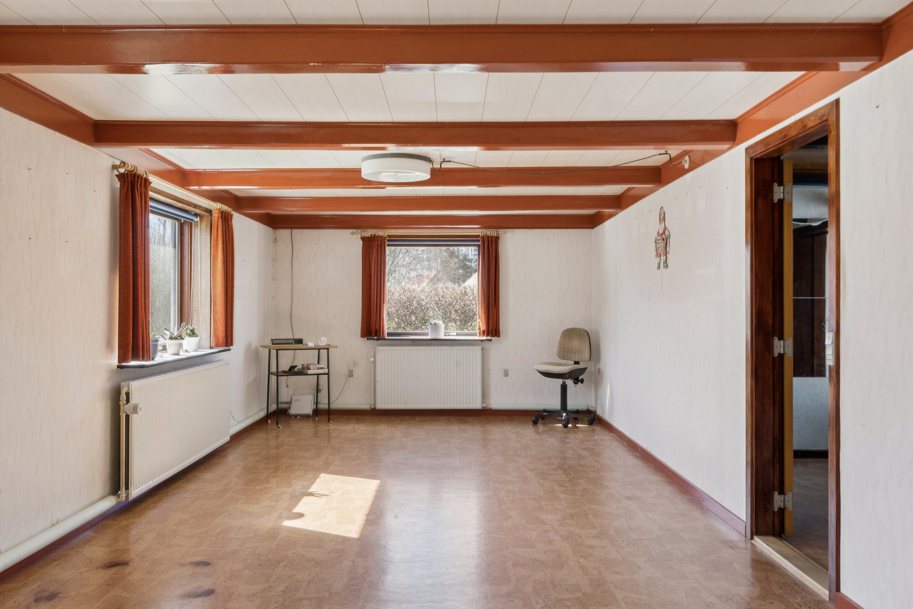 Fremhævet stue billede i fuldskærmstilstand. Billede af Agerledetvej 19, 9870 Sindal