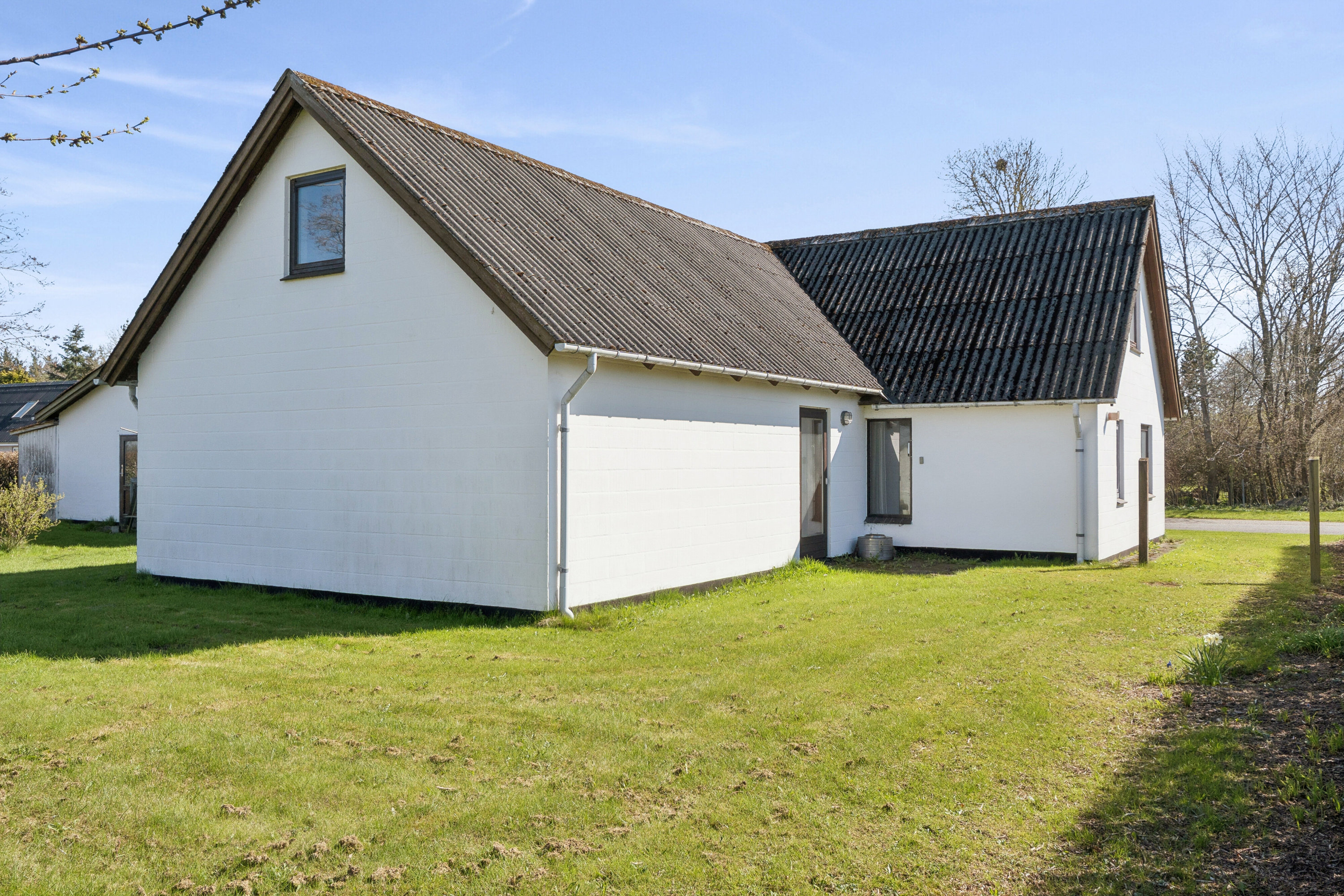 Fremhævet set fra haven billede i fuldskærmstilstand. Billede af Agerledetvej 19, 9870 Sindal