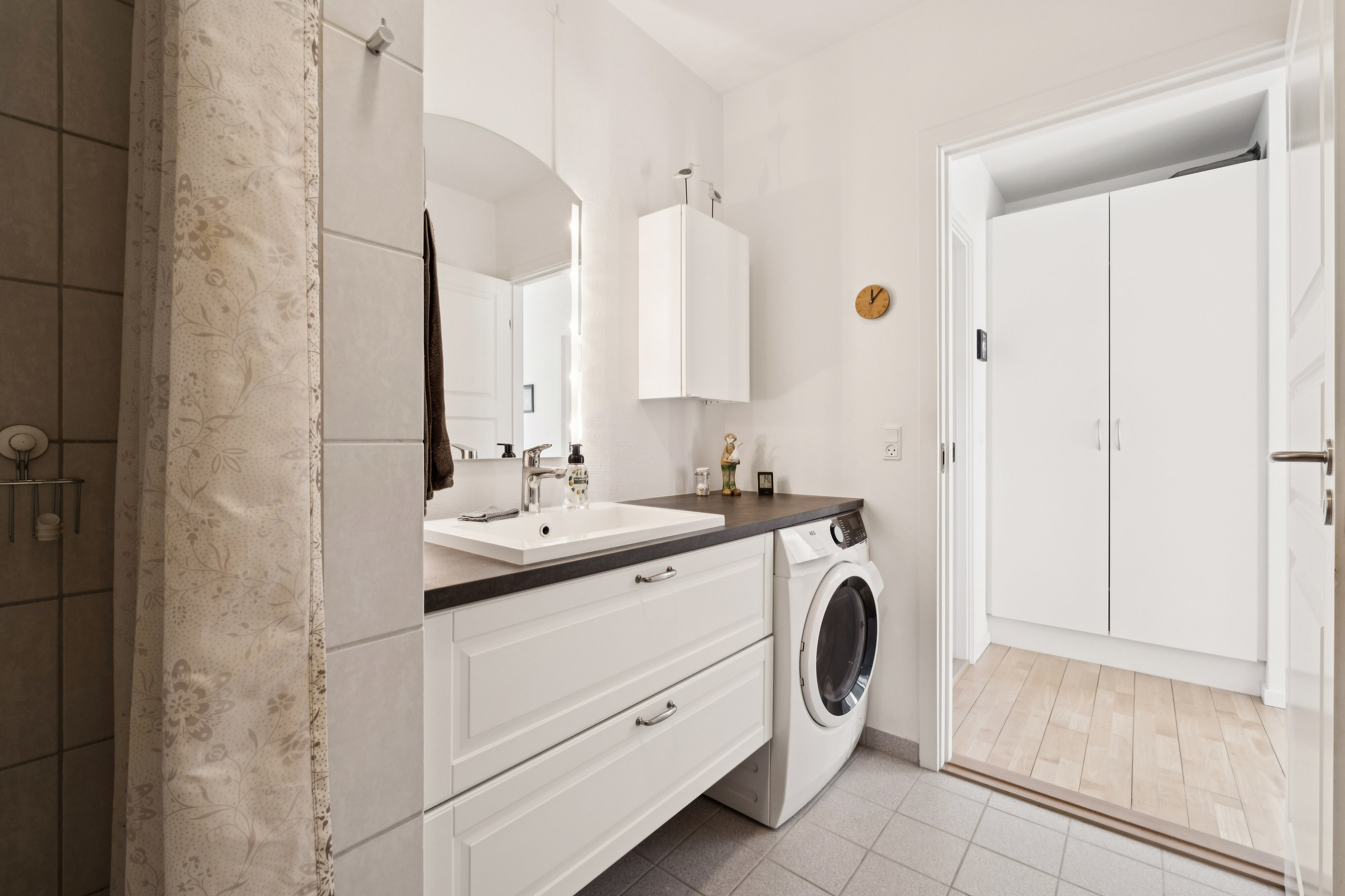 Fremhævet badeværelse billede i fuldskærmstilstand. Billede af Prins Jørgens Alle 4, 1. 6., 4760 Vordingborg