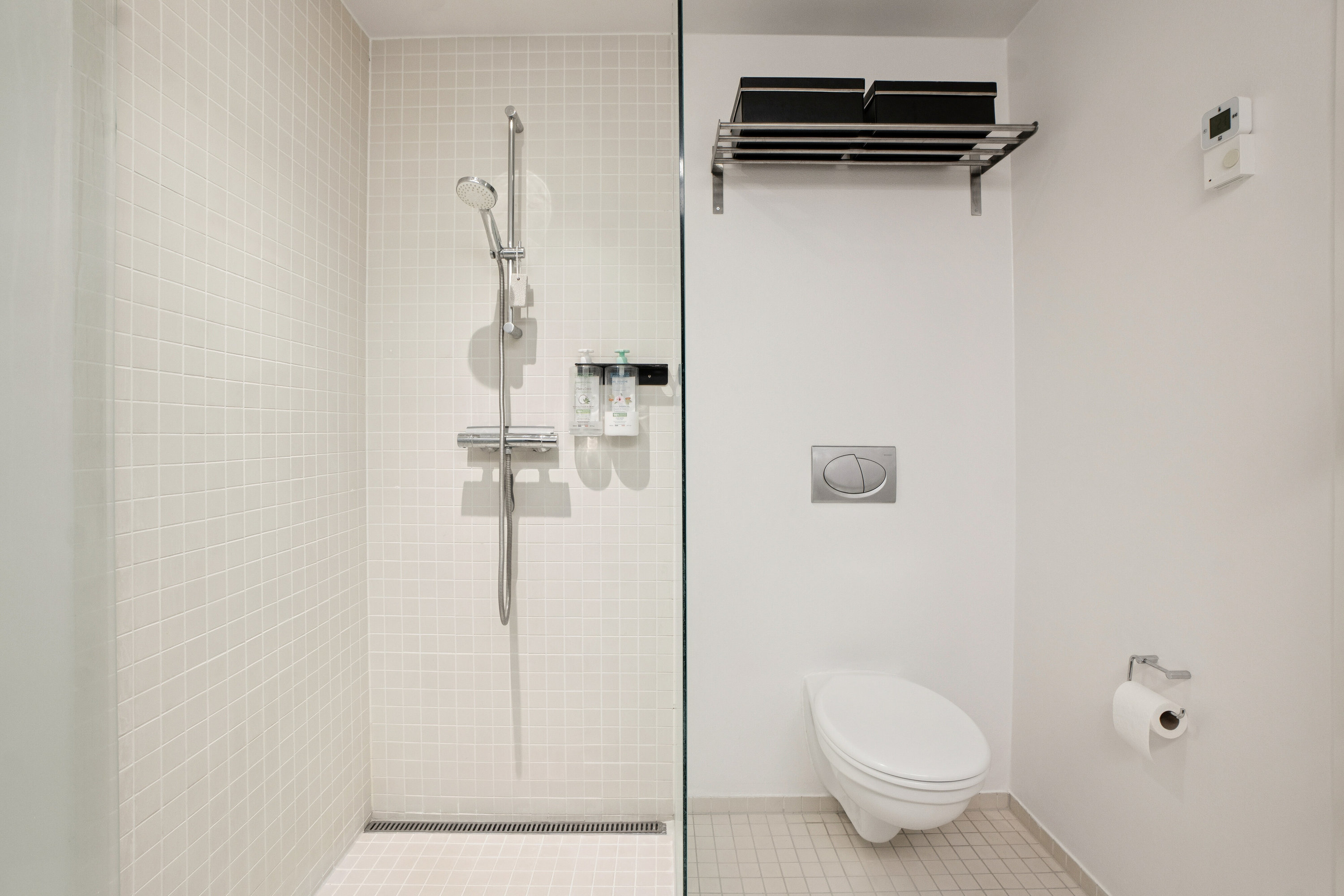 Fremhævet badeværelse billede i fuldskærmstilstand. Billede af Jens Otto Krags Gade 7, 1. 3., 2300 København S