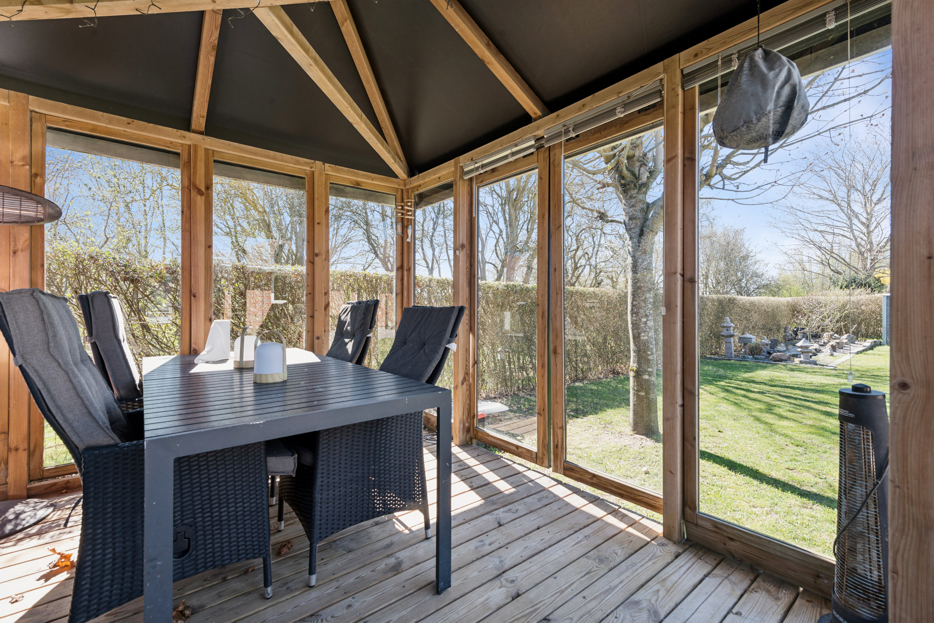 Fremhævet terrasse billede i fuldskærmstilstand. Billede af Olsbækeng 21, 2670 Greve