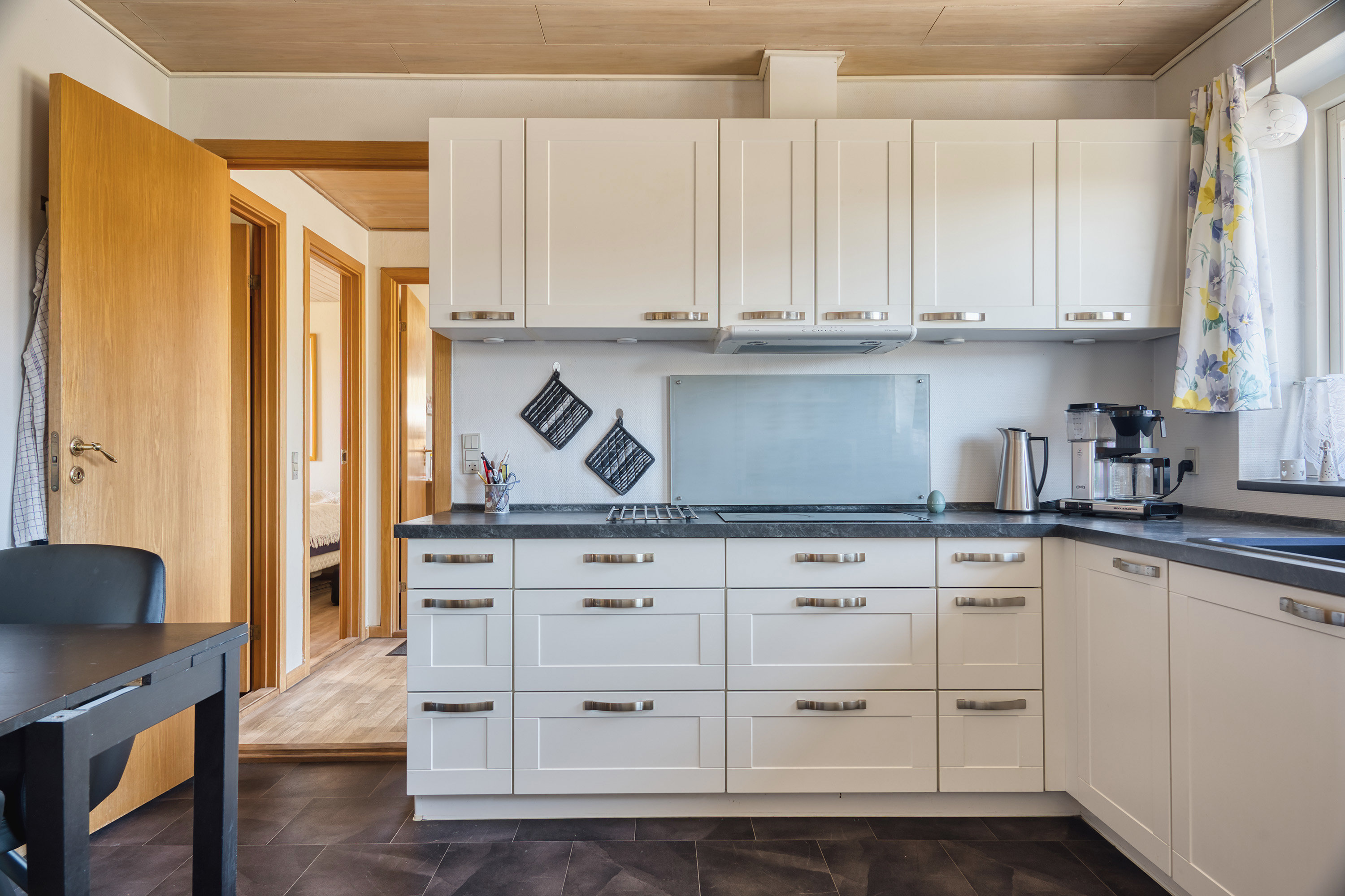 Fremhævet køkken billede i fuldskærmstilstand. Billede af Engpibervej 29, 4930 Maribo