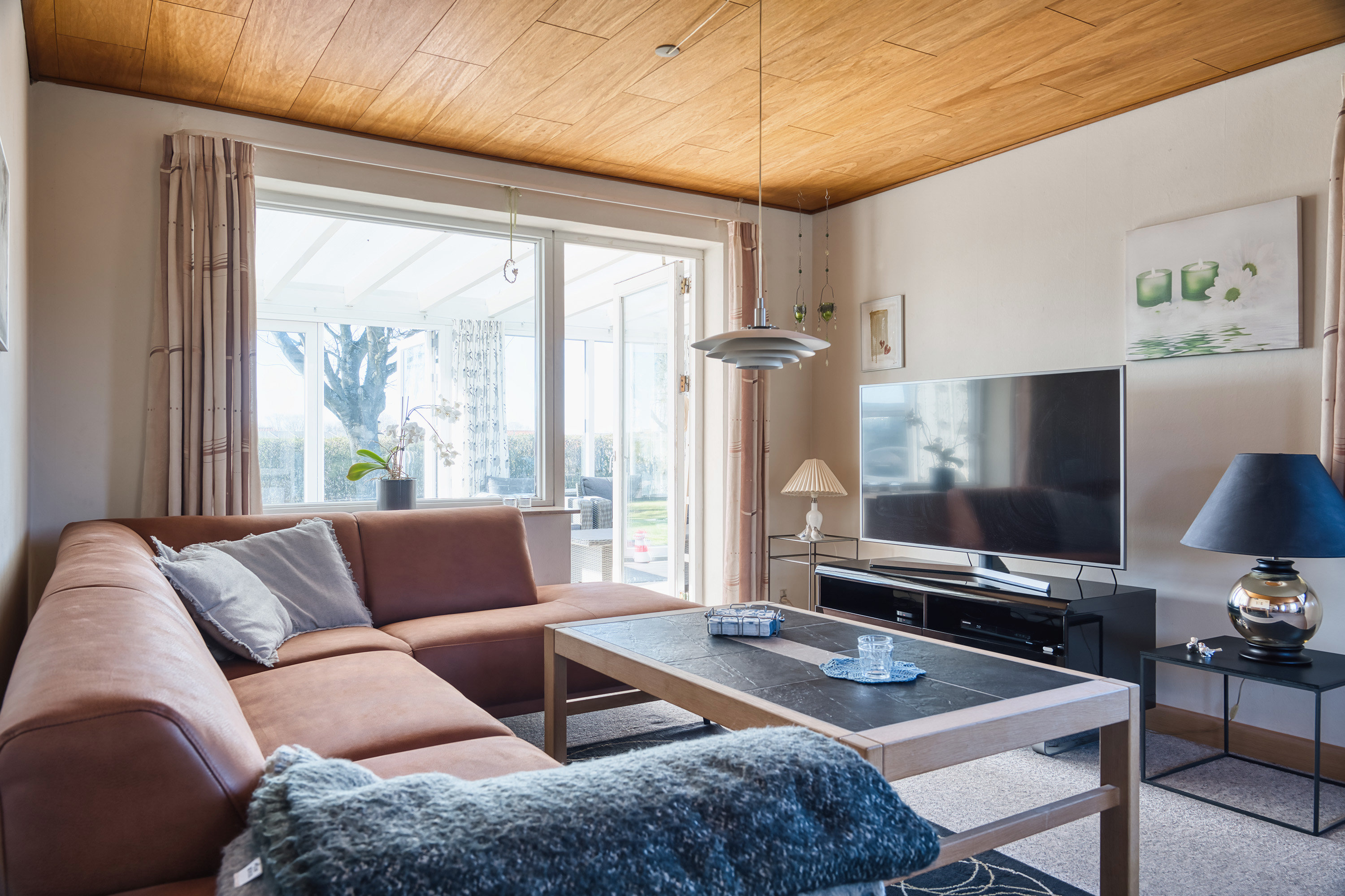 Fremhævet stue billede i fuldskærmstilstand. Billede af Engpibervej 29, 4930 Maribo