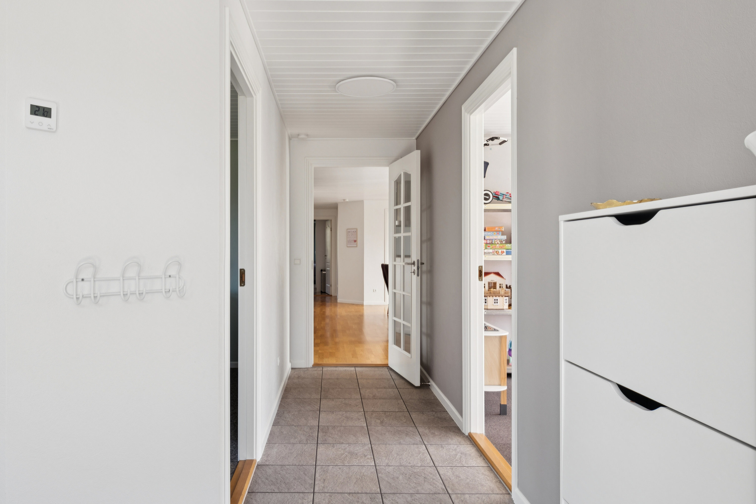 Fremhævet gang billede i fuldskærmstilstand. Billede af Bytoften 16, Førslev, 4690 Haslev