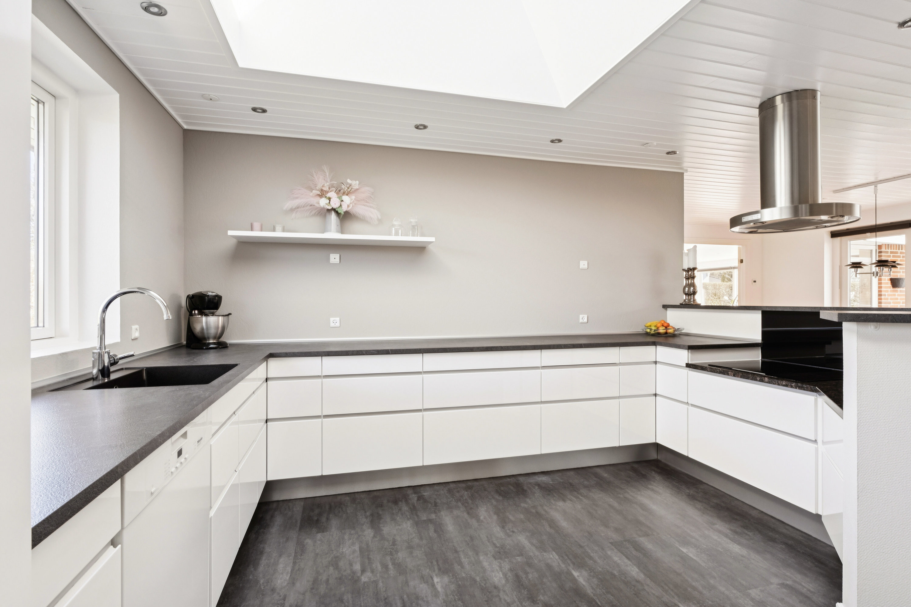 Fremhævet køkken billede i fuldskærmstilstand. Billede af Bytoften 16, Førslev, 4690 Haslev