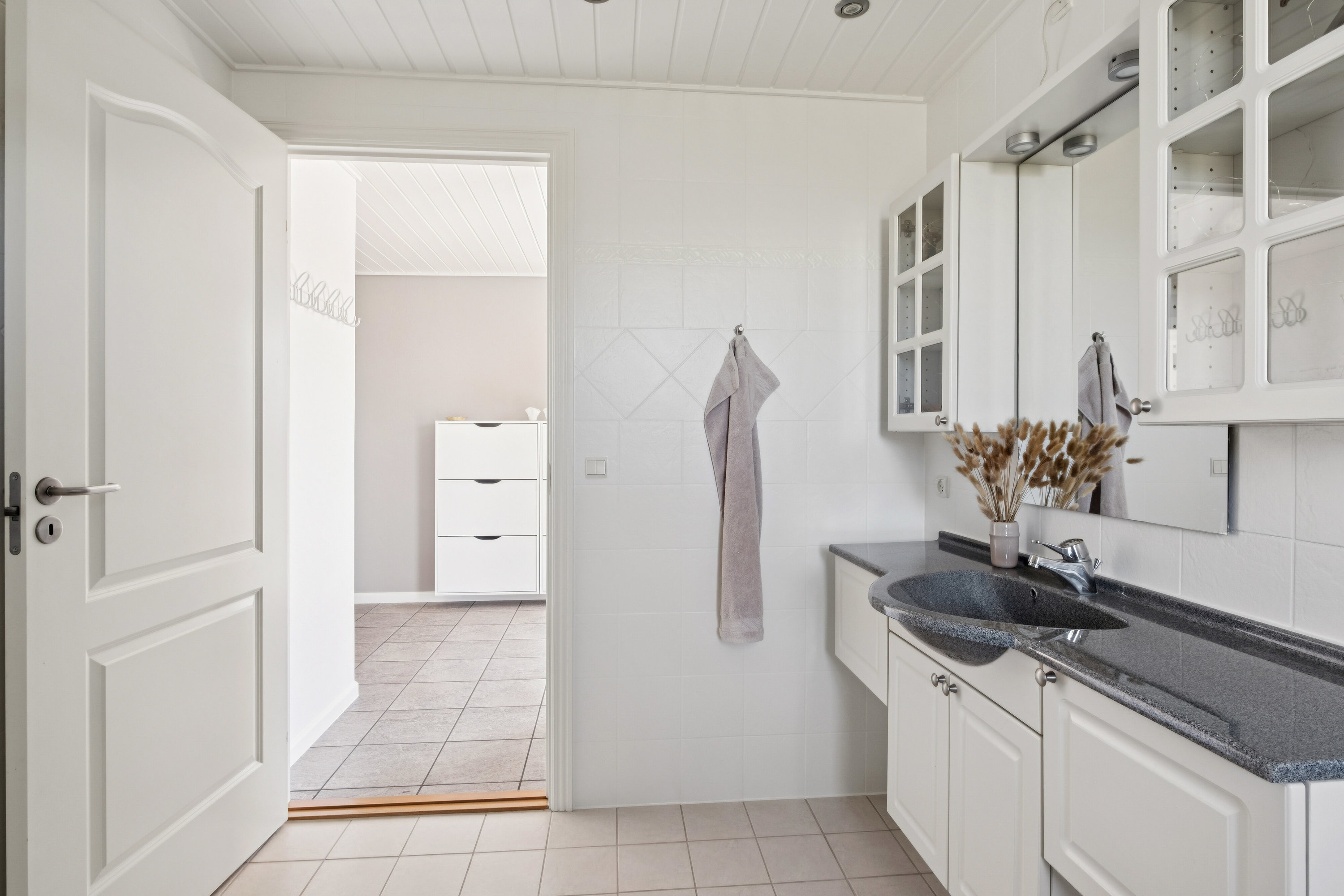 Fremhævet badeværelse billede i fuldskærmstilstand. Billede af Bytoften 16, Førslev, 4690 Haslev