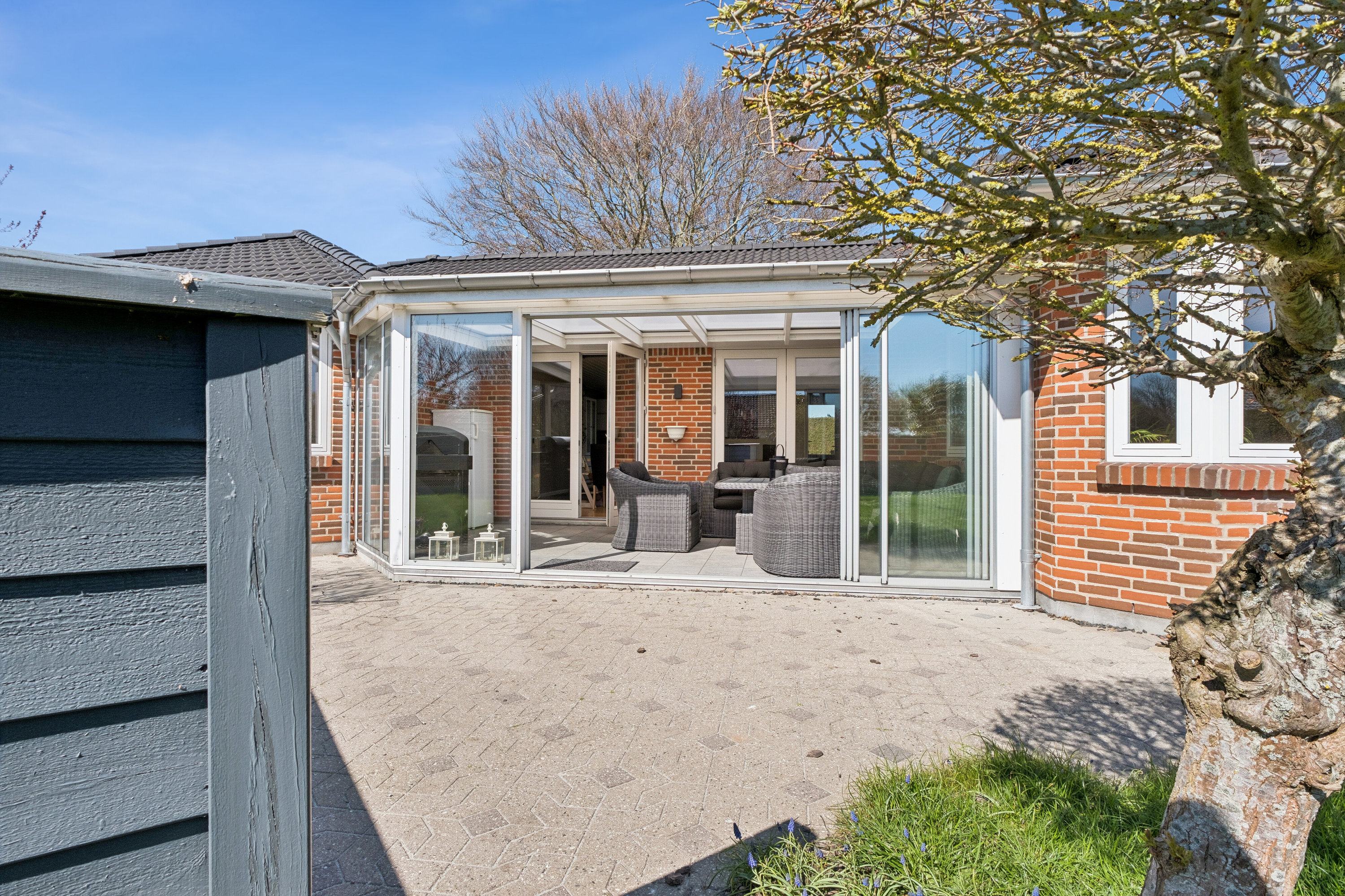 Fremhævet set fra haven billede i fuldskærmstilstand. Billede af Bytoften 16, Førslev, 4690 Haslev