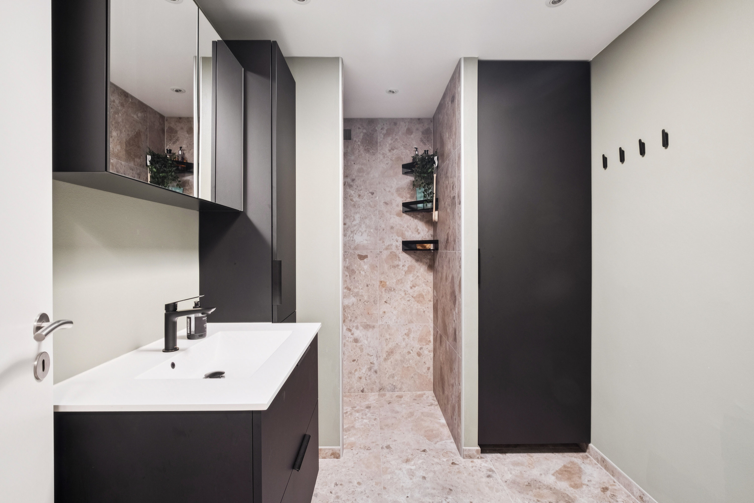 Fremhævet badeværelse billede i fuldskærmstilstand. Billede af Skovvej 1, 9800 Hjørring