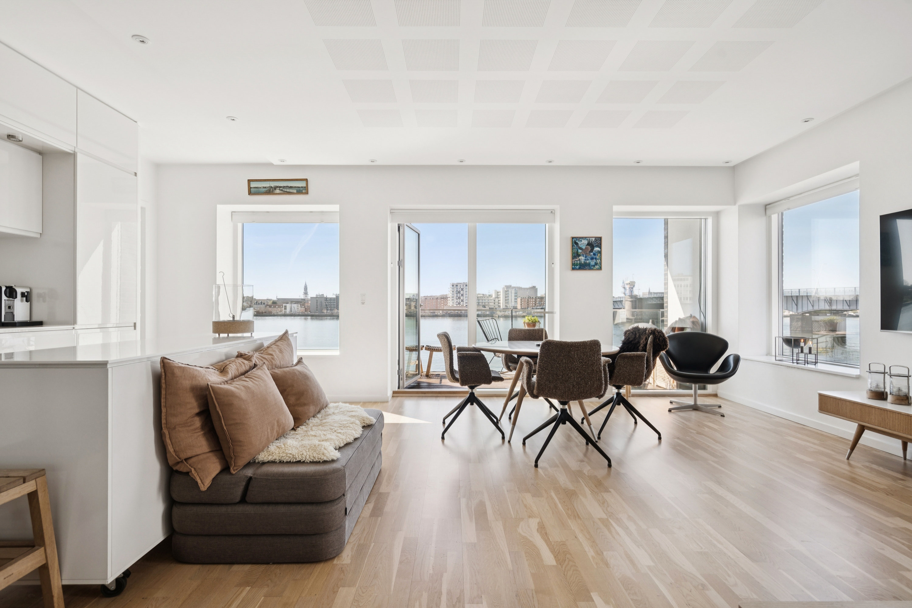 Fremhævet stue billede i fuldskærmstilstand. Billede af Havnegade 21, 1. 1., 9400 Nørresundby