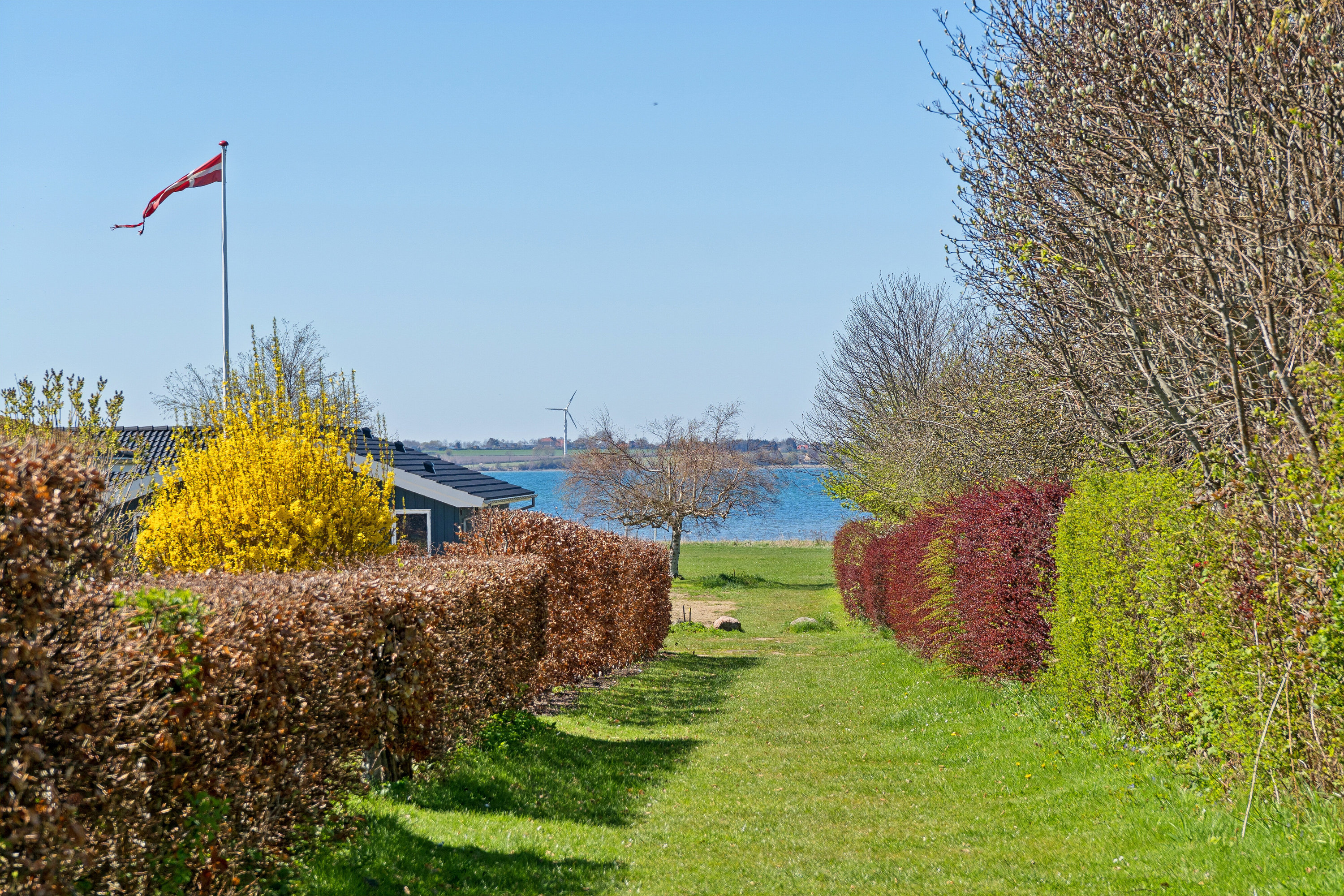 Fremhævet udendørs billede i fuldskærmstilstand. Billede af Svingelvænget 12, Tåsinge, 5700 Svendborg