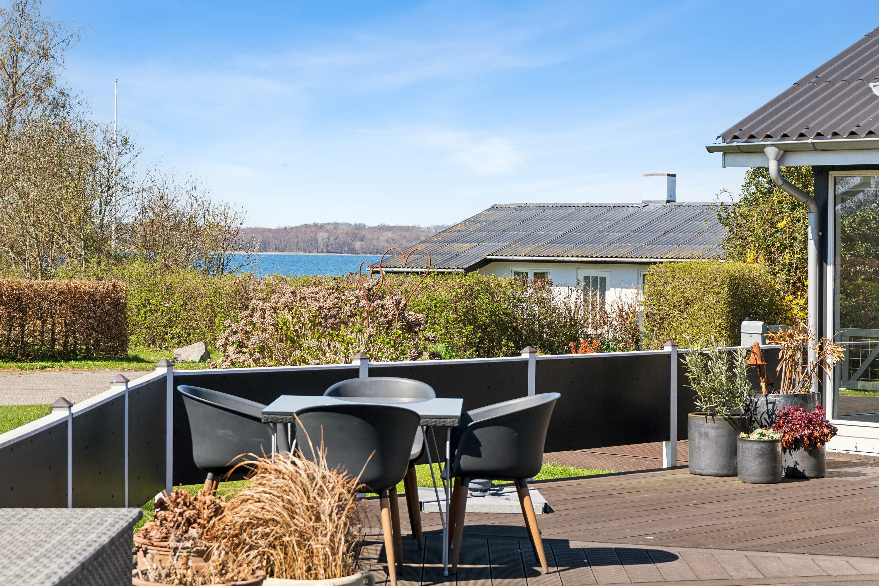 Fremhævet terrasse billede i fuldskærmstilstand. Billede af Svingelvænget 12, Tåsinge, 5700 Svendborg