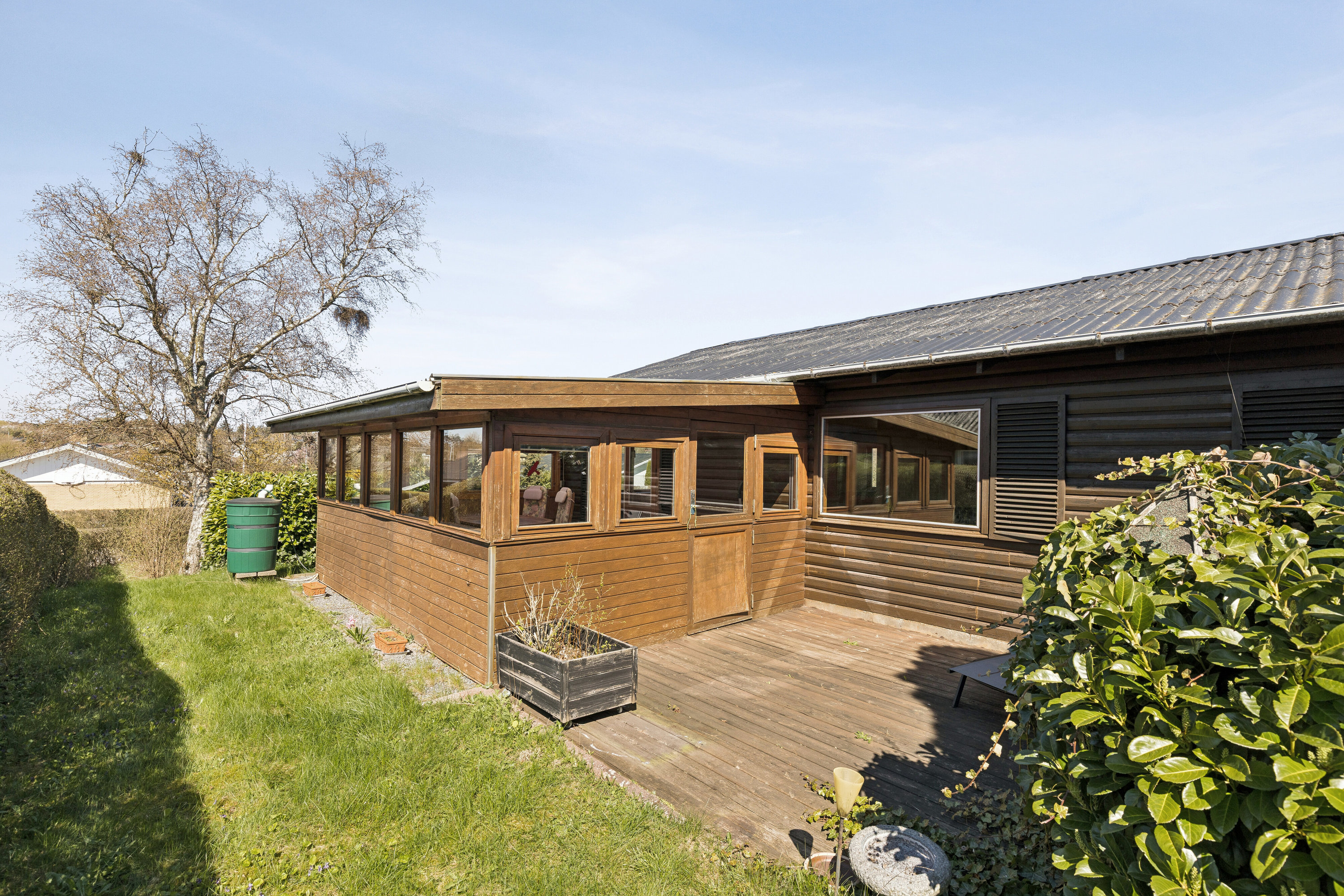 Fremhævet set fra haven billede i fuldskærmstilstand. Billede af Lynggårdsbakken 10, 4400 Kalundborg