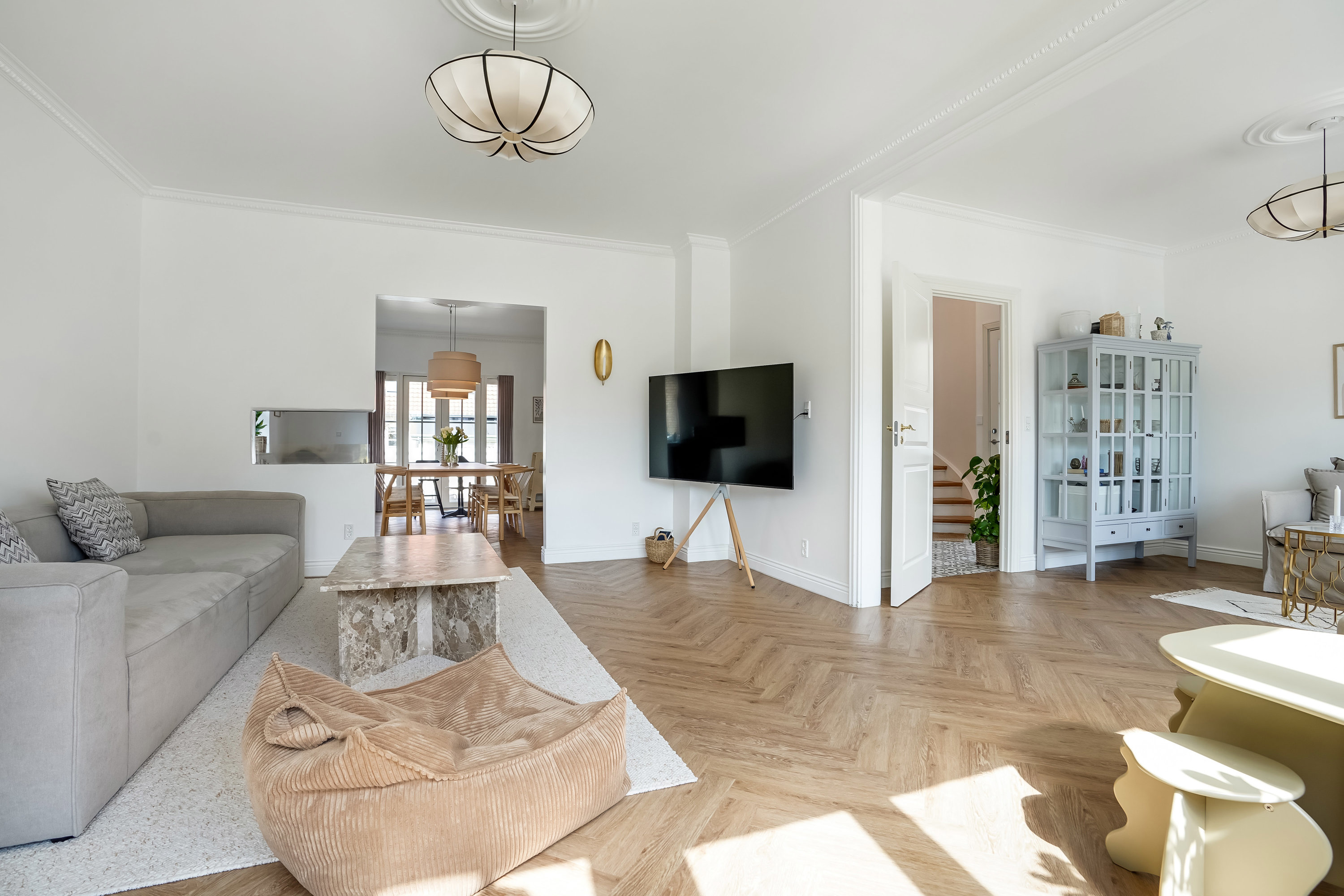 Fremhævet stue billede i fuldskærmstilstand. Billede af Tietgens Allé 17, 5230 Odense M