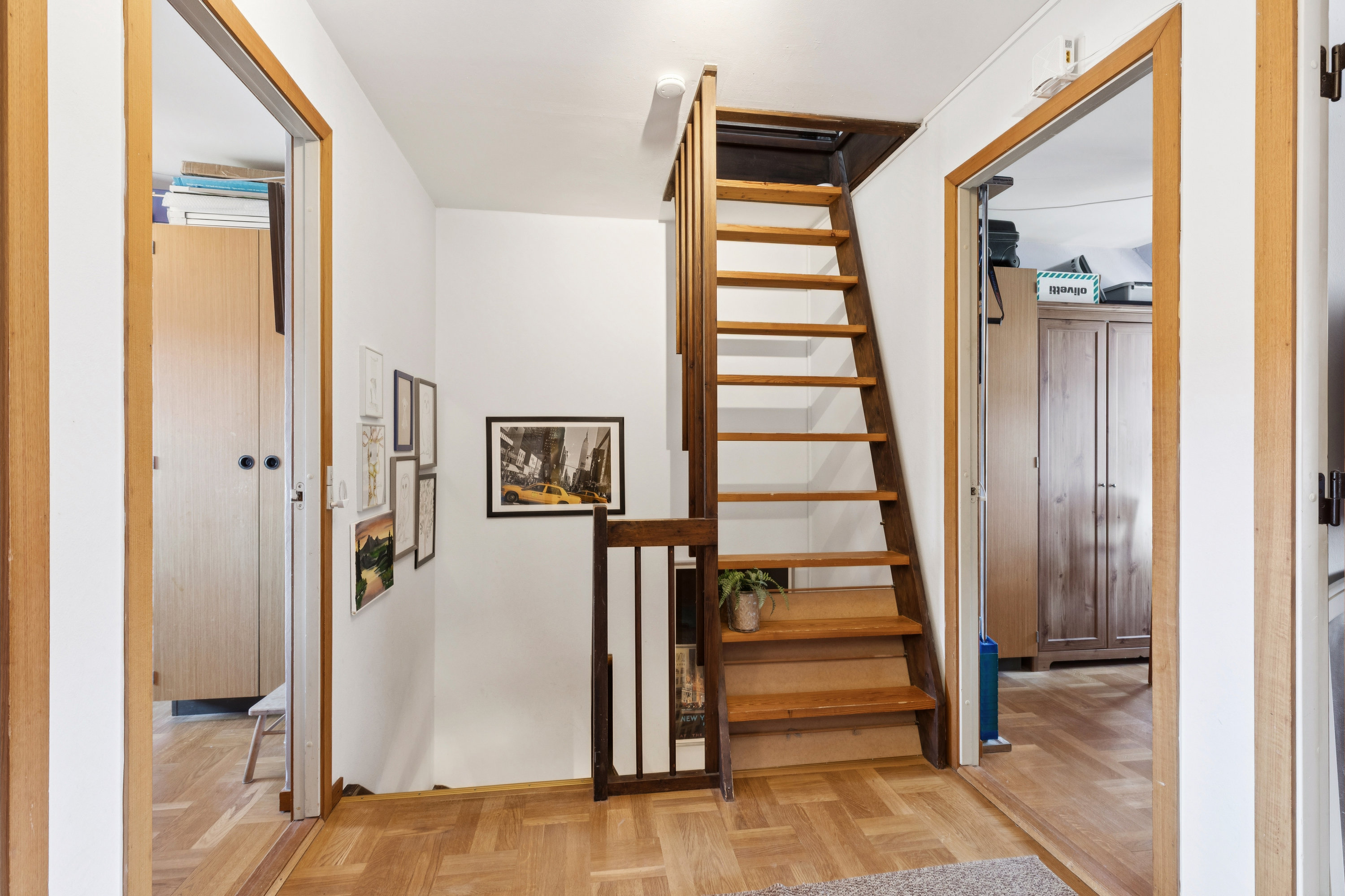 Fremhævet gang billede i fuldskærmstilstand. Billede af Højgårdstoften 292, 2630 Taastrup