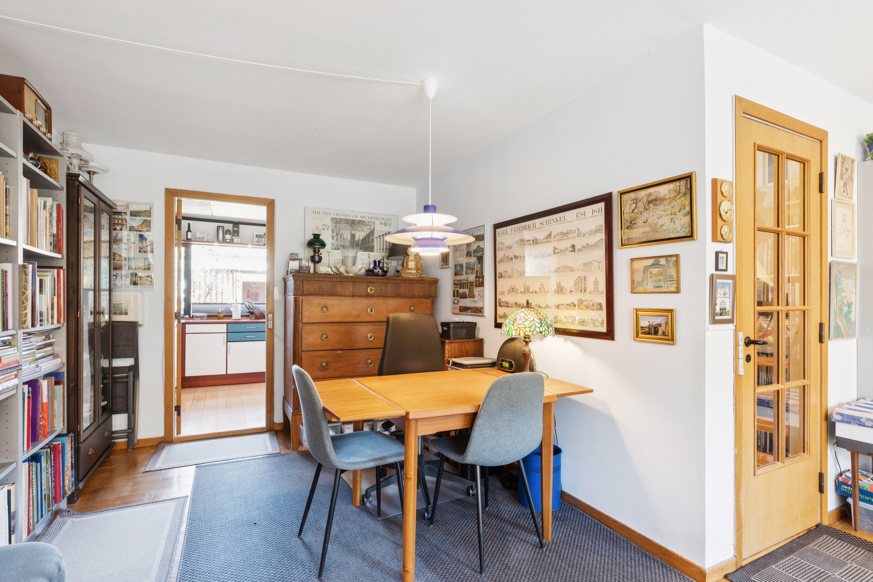 Fremhævet stue billede i fuldskærmstilstand. Billede af Højgårdstoften 292, 2630 Taastrup