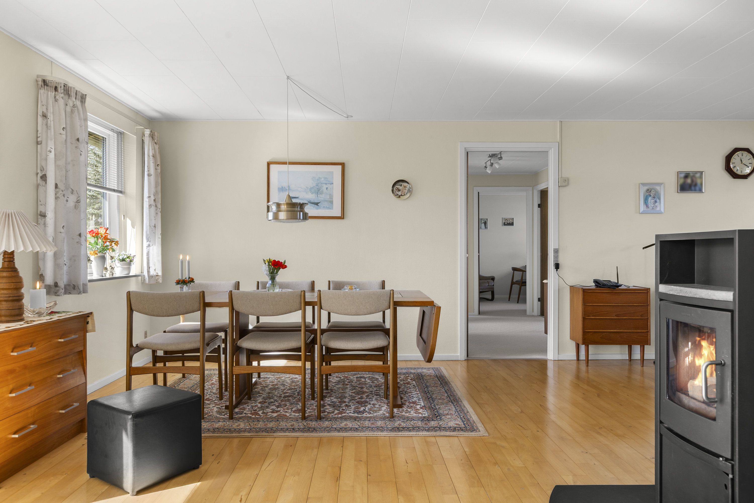 Fremhævet stue billede i fuldskærmstilstand. Billede af Bakkevænget 8, 4293 Dianalund