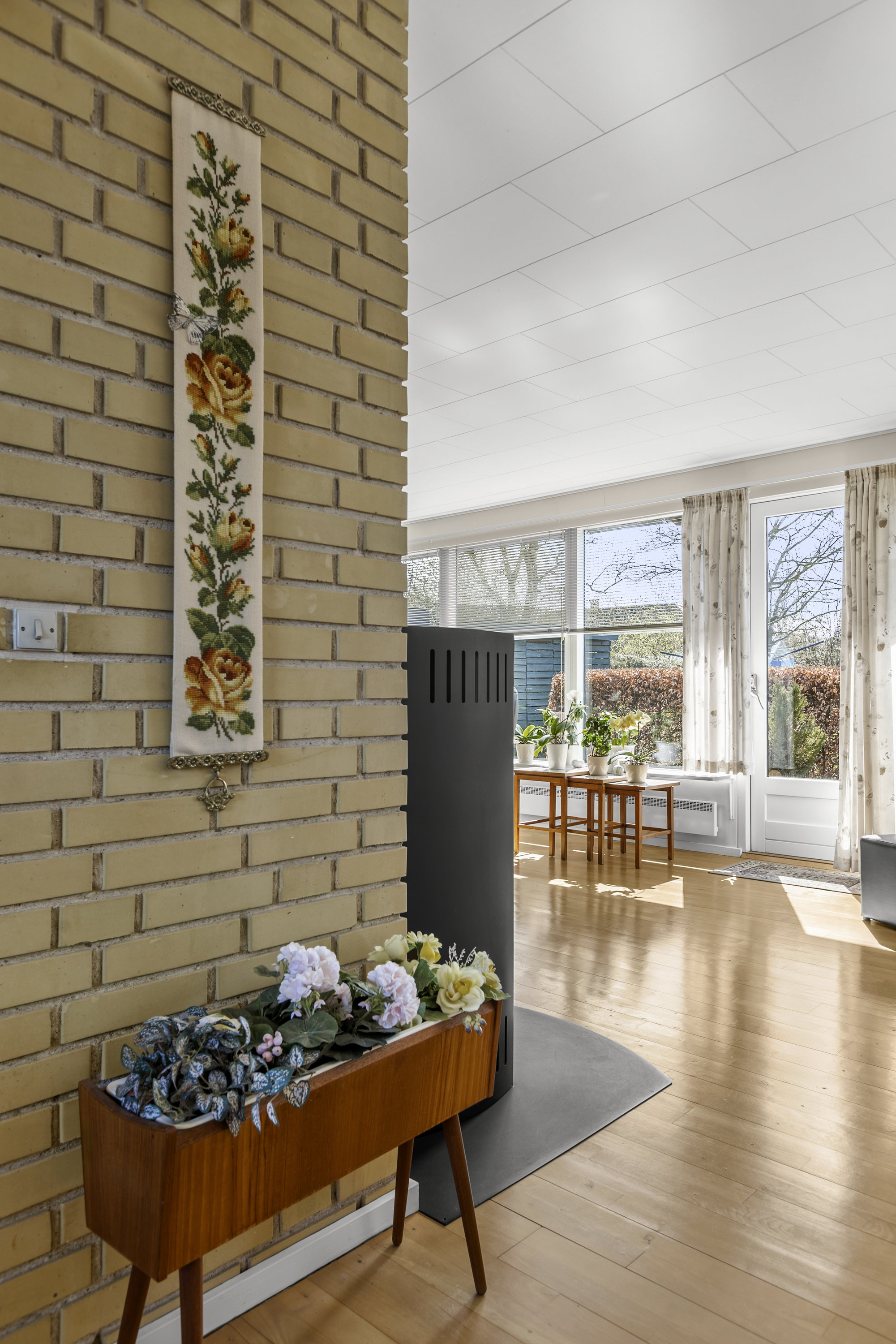 Fremhævet stue billede i fuldskærmstilstand. Billede af Bakkevænget 8, 4293 Dianalund