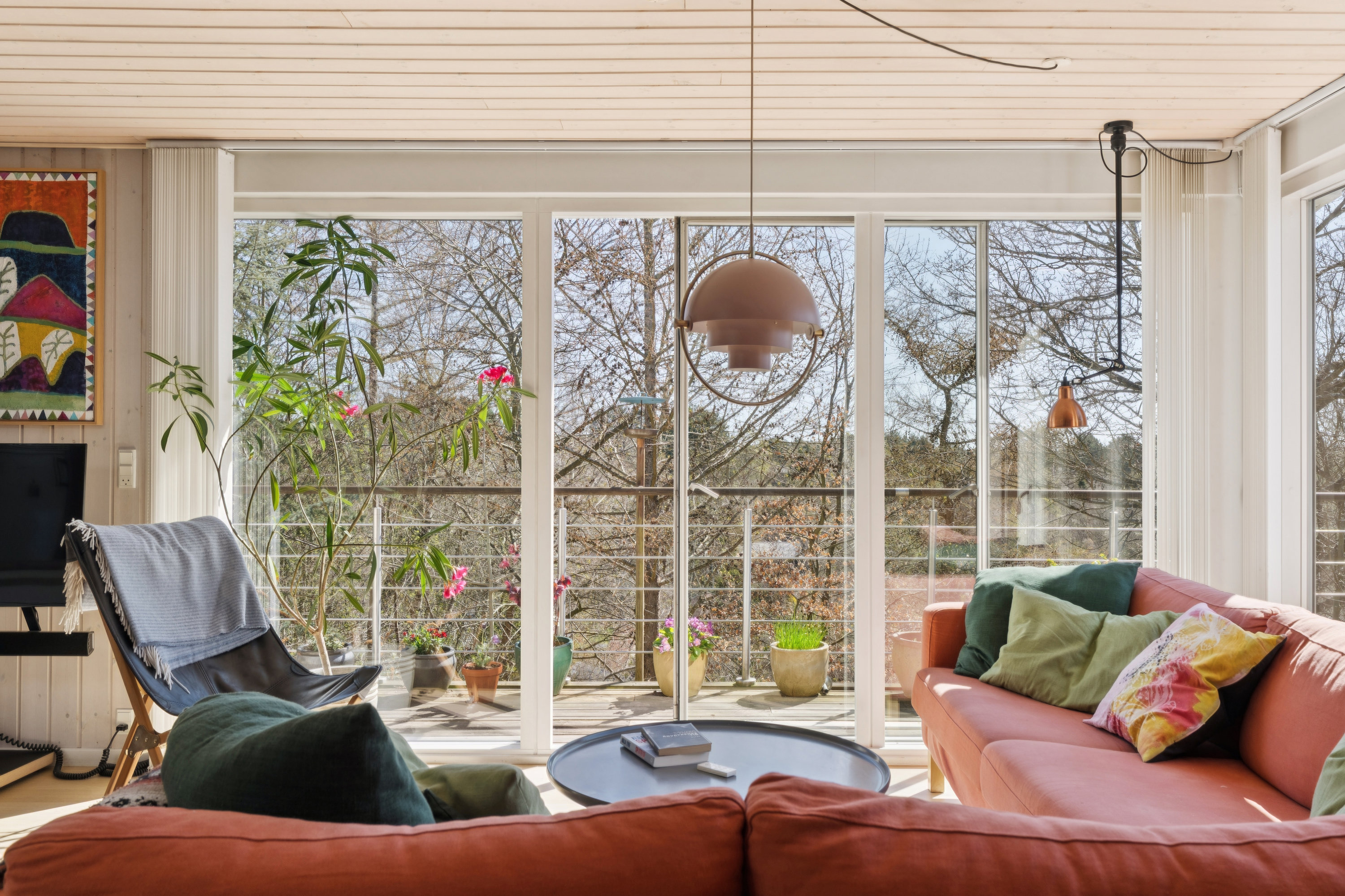 Fremhævet stue billede i fuldskærmstilstand. Billede af Silkehalevej 14, Skelhøje Plantage, 8400 Ebeltoft