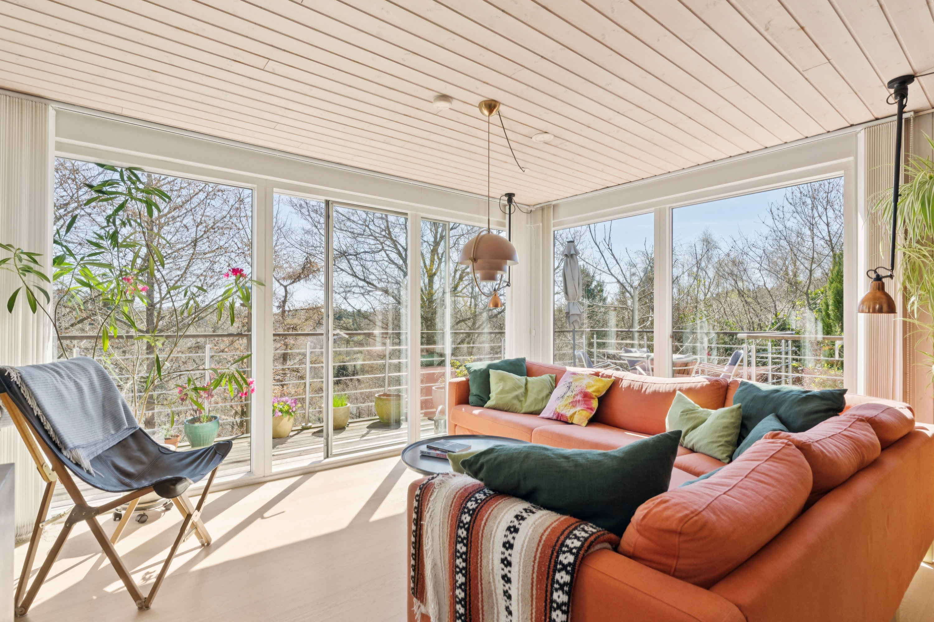 Fremhævet stue billede i fuldskærmstilstand. Billede af Silkehalevej 14, Skelhøje Plantage, 8400 Ebeltoft