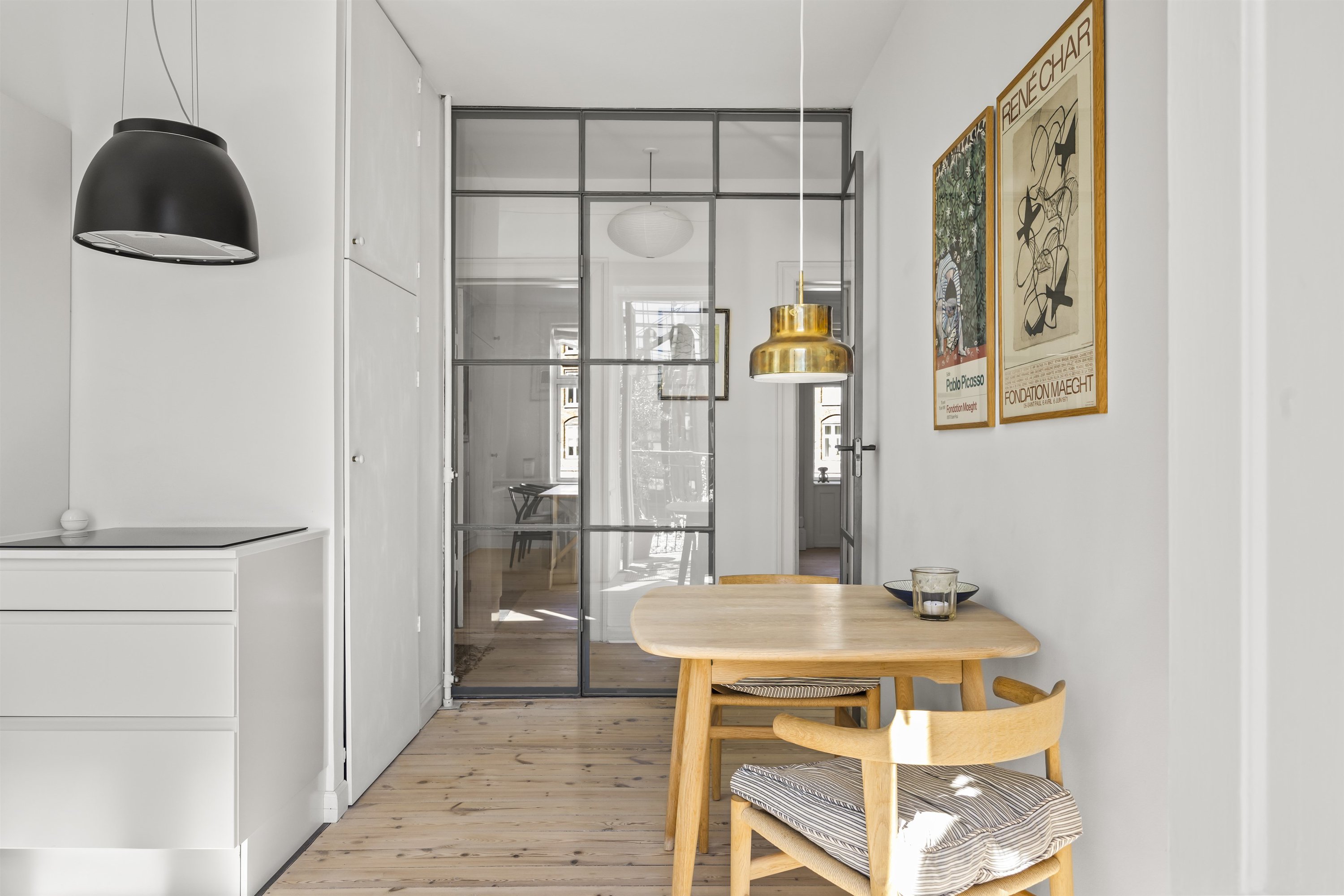 Fremhævet andet billede i fuldskærmstilstand. Billede af Strandvejen 110B, 1. tv., 2900 Hellerup