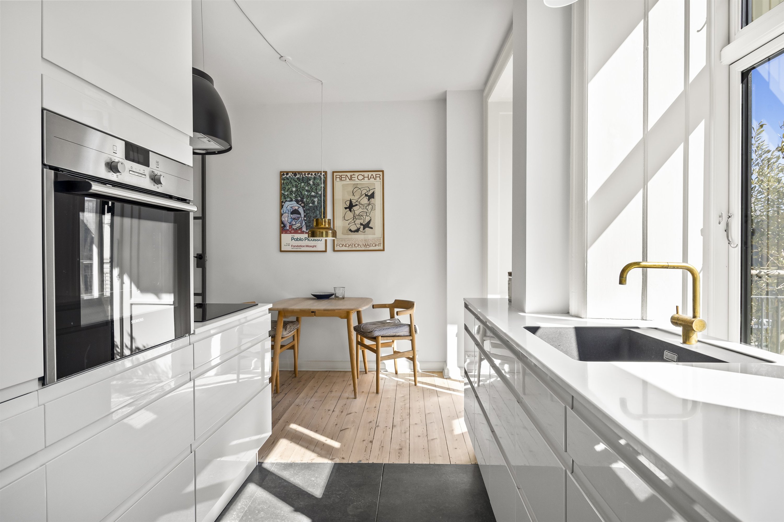 Fremhævet andet billede i fuldskærmstilstand. Billede af Strandvejen 110B, 1. tv., 2900 Hellerup