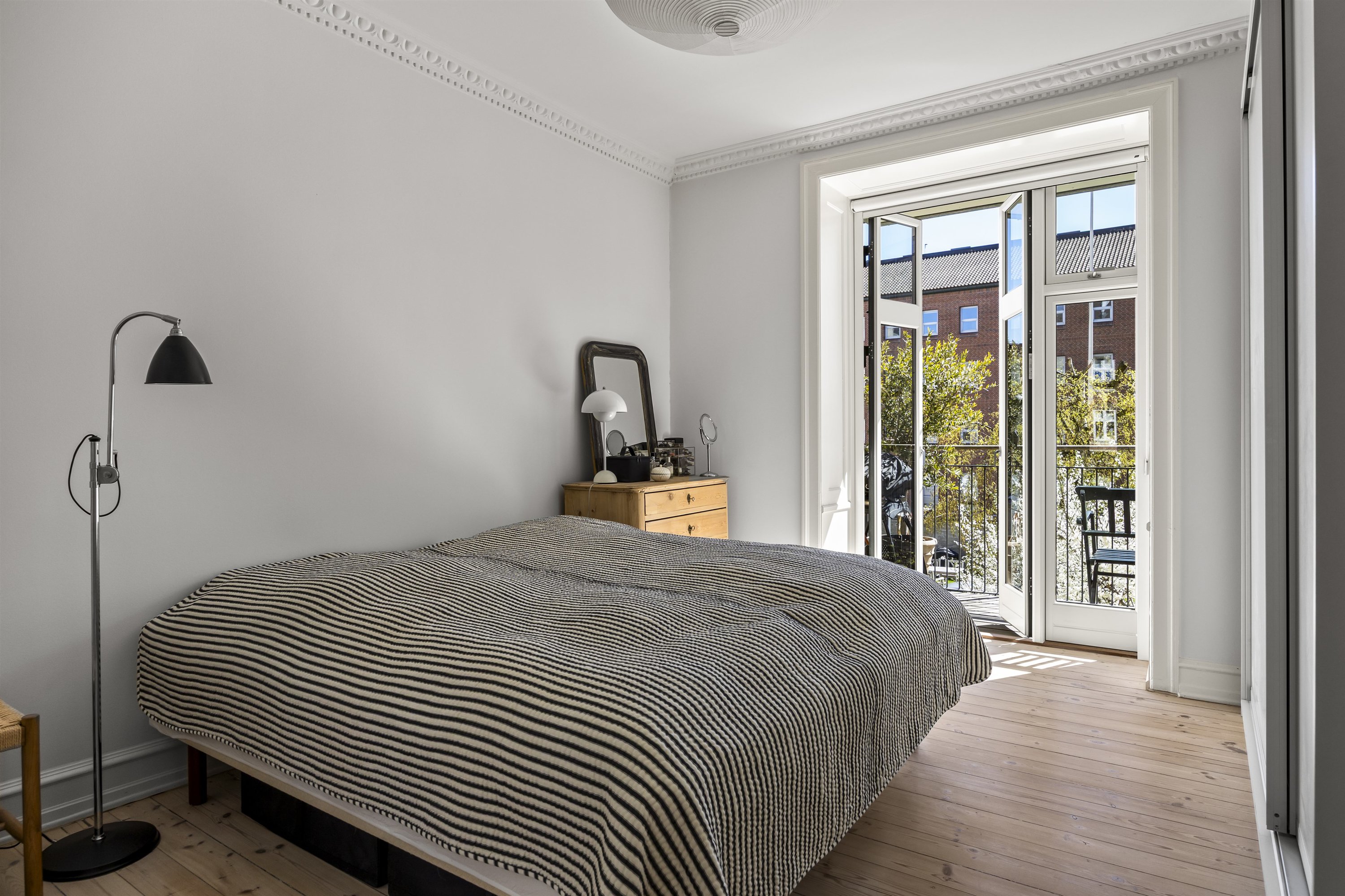 Fremhævet andet billede i fuldskærmstilstand. Billede af Strandvejen 110B, 1. tv., 2900 Hellerup